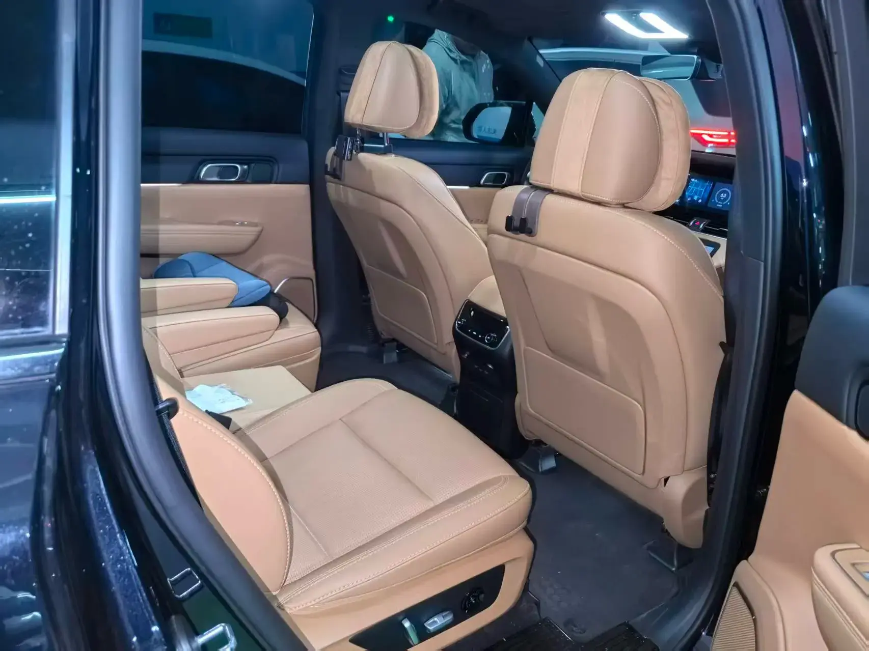 2021 LI ONE thumbnail 3