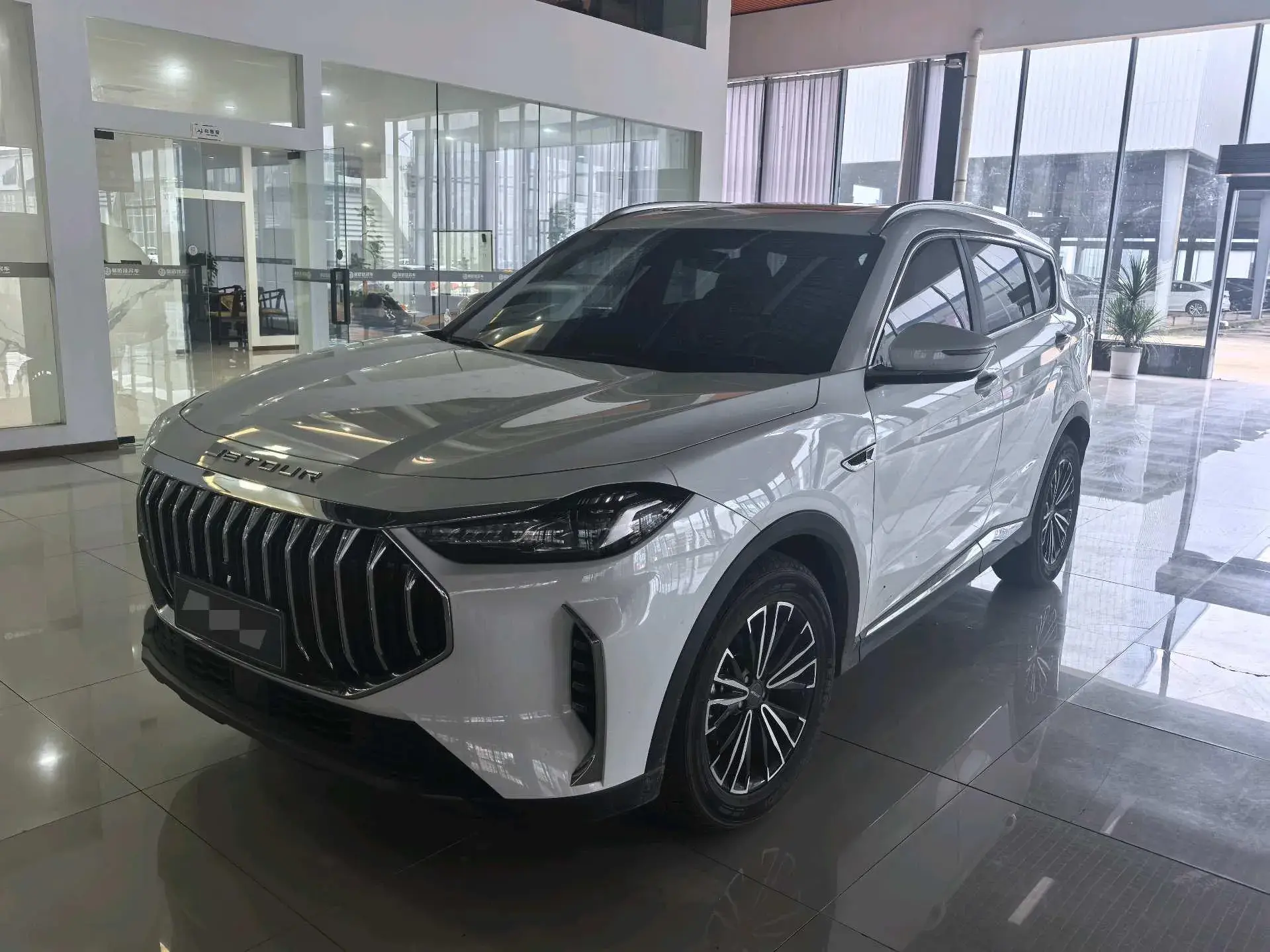 2024 JETOUR X70 view 1