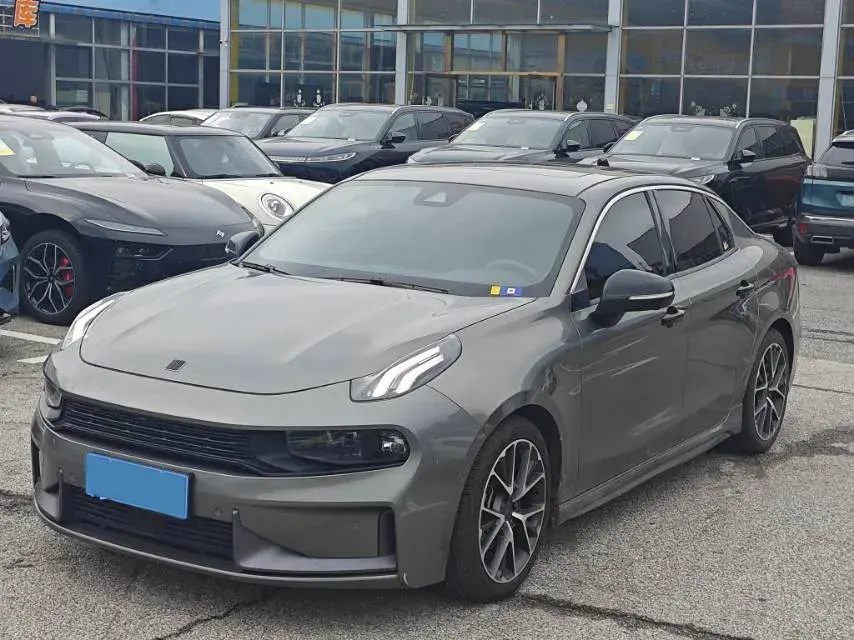 2022 LYNK&CO 03 view 1