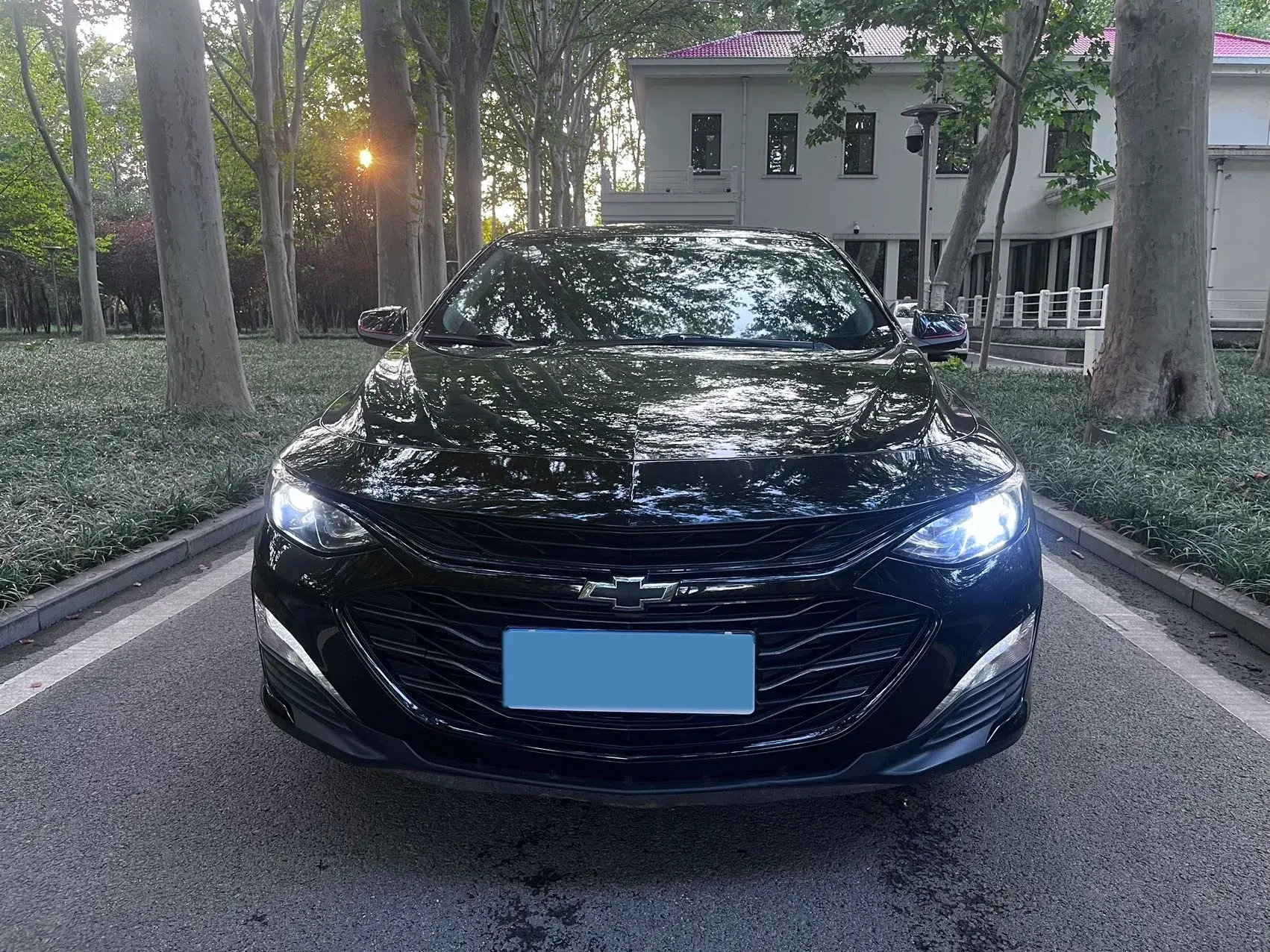 2019 CHEVROLET MALIBU thumbnail 2
