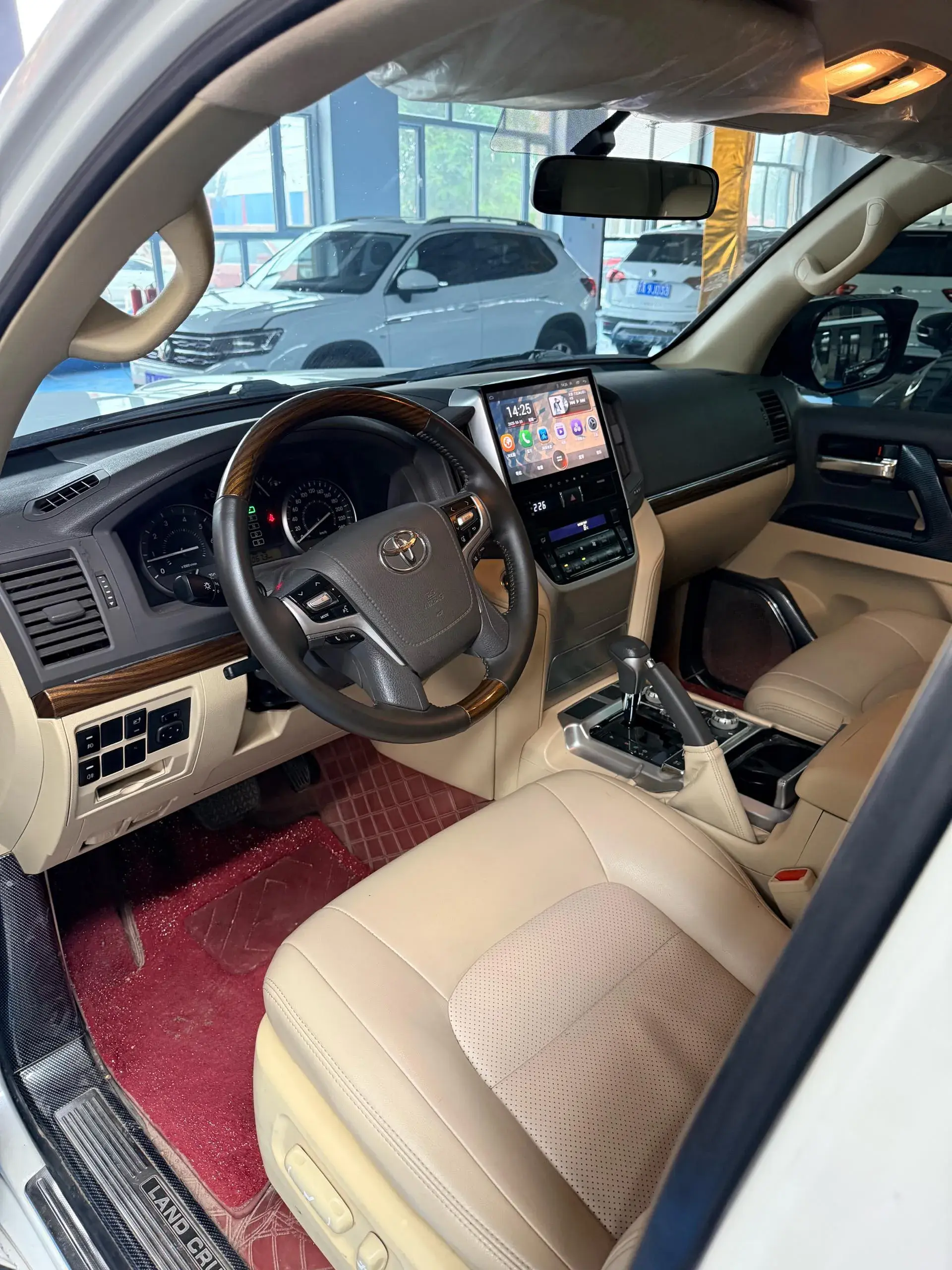 2015 TOYOTA LAND thumbnail 4