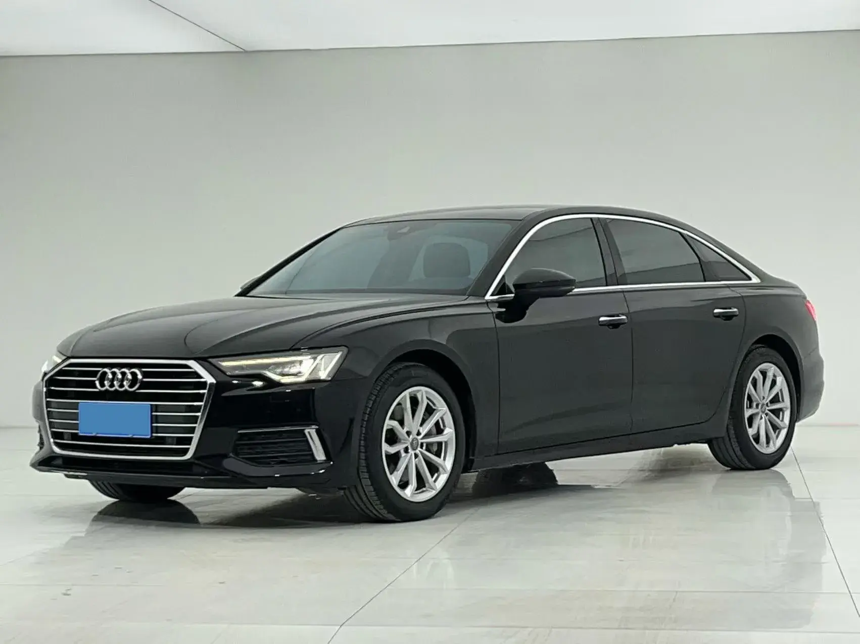 2020 AUDI A6L view 1