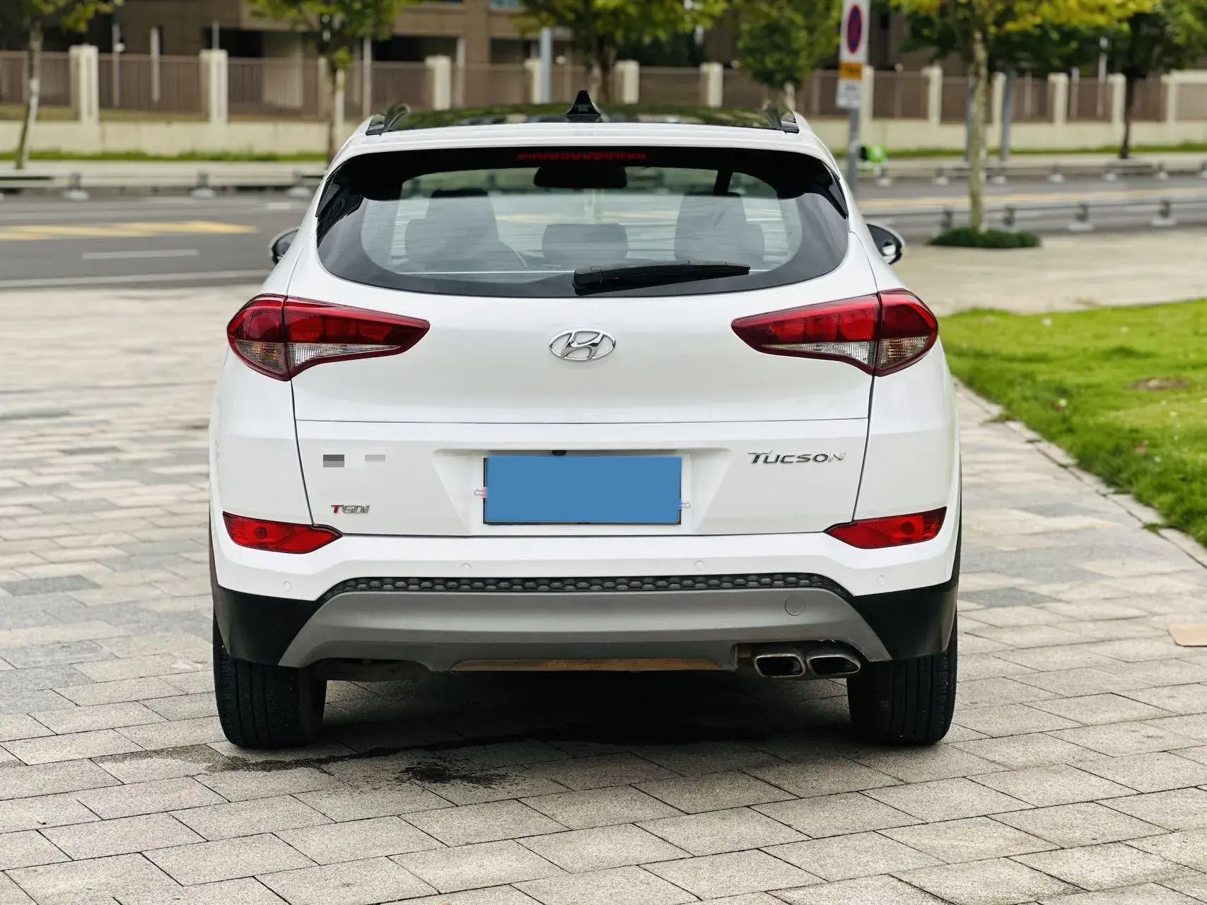 2015 HYUNDAI TUCSON thumbnail 4