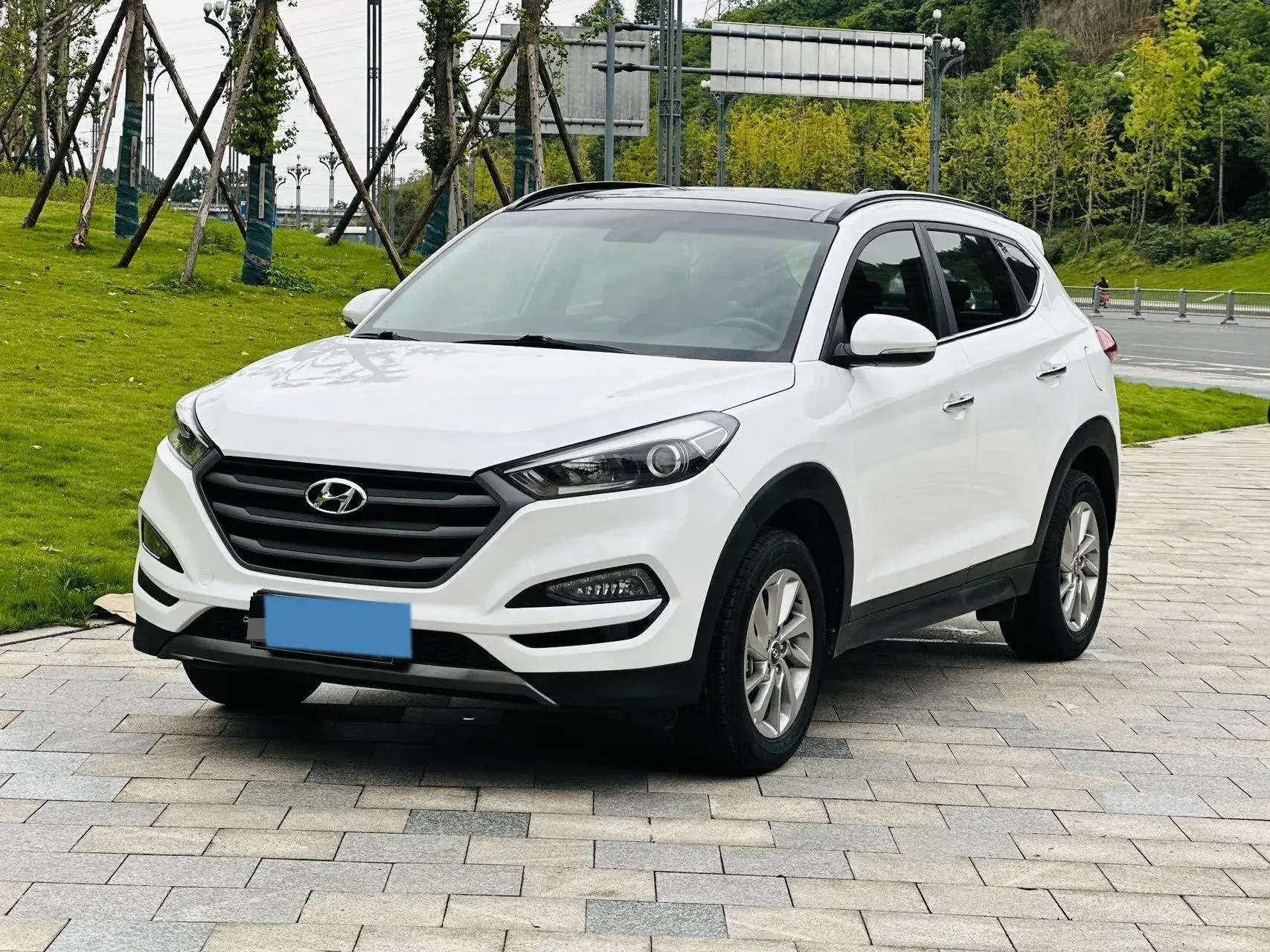 2015 HYUNDAI TUCSON view 1
