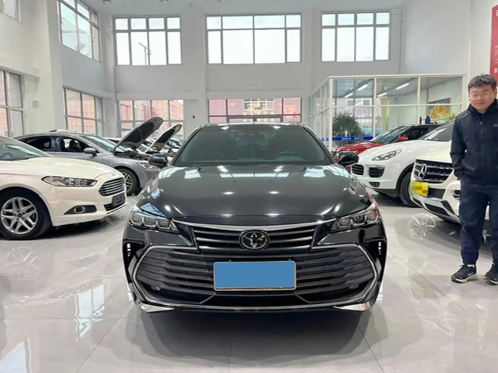 2019 TOYOTA AVALON thumbnail 2