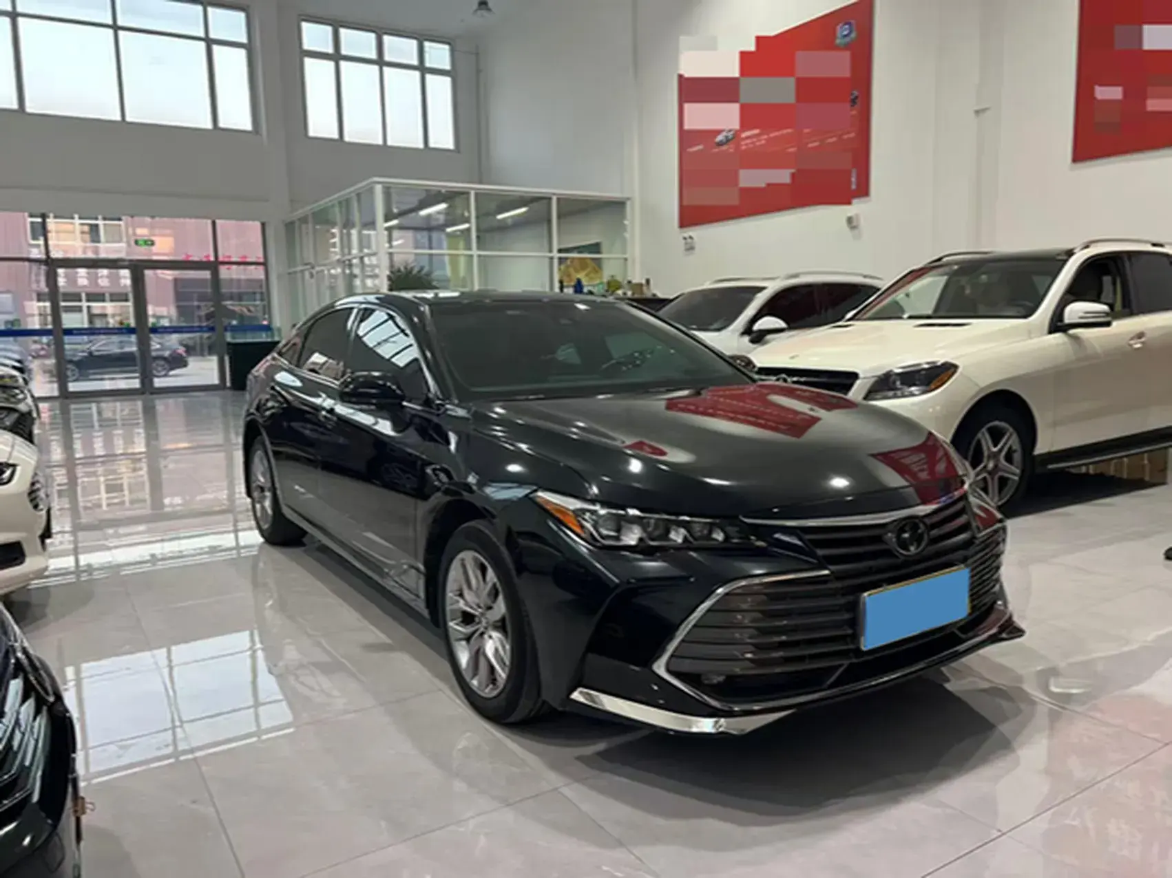 2019 TOYOTA AVALON thumbnail 3