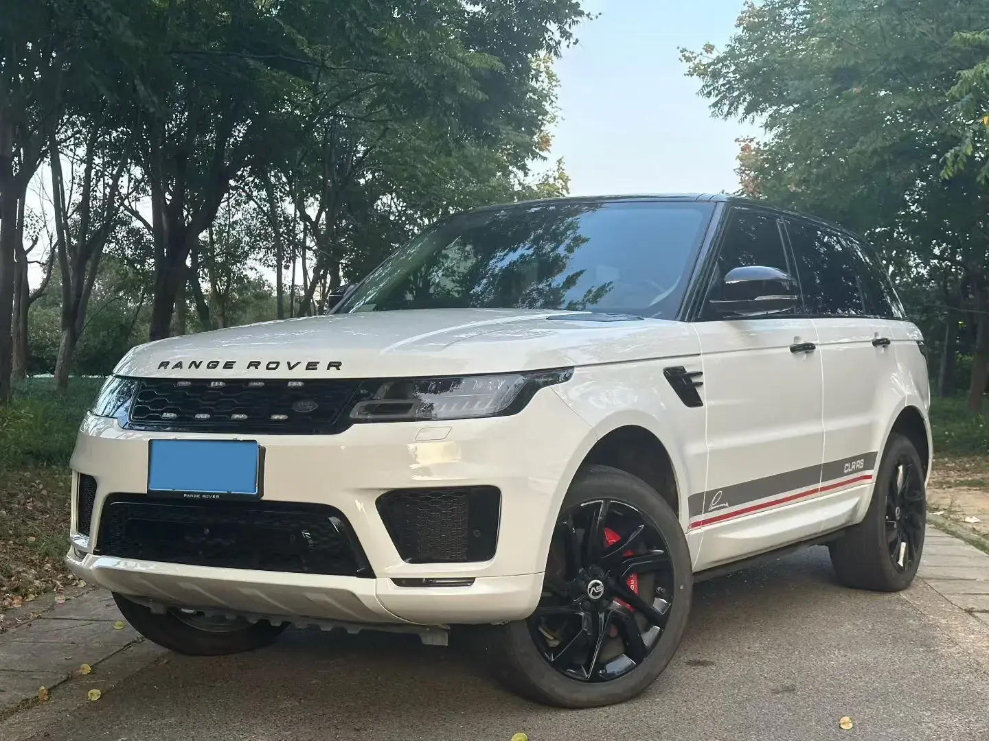 2019 LAND ROVER view 1