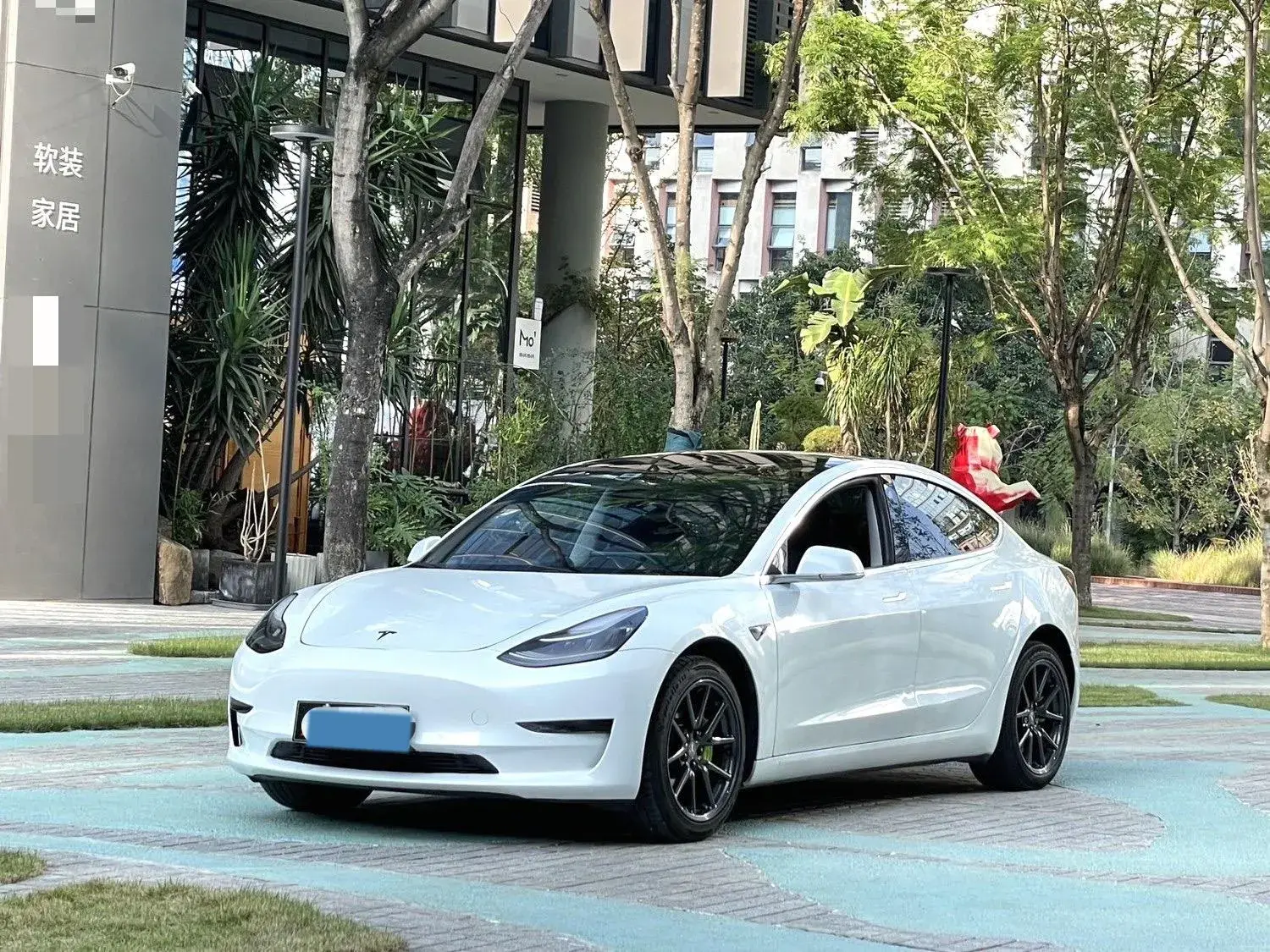2020 TESLA MODEL view 1