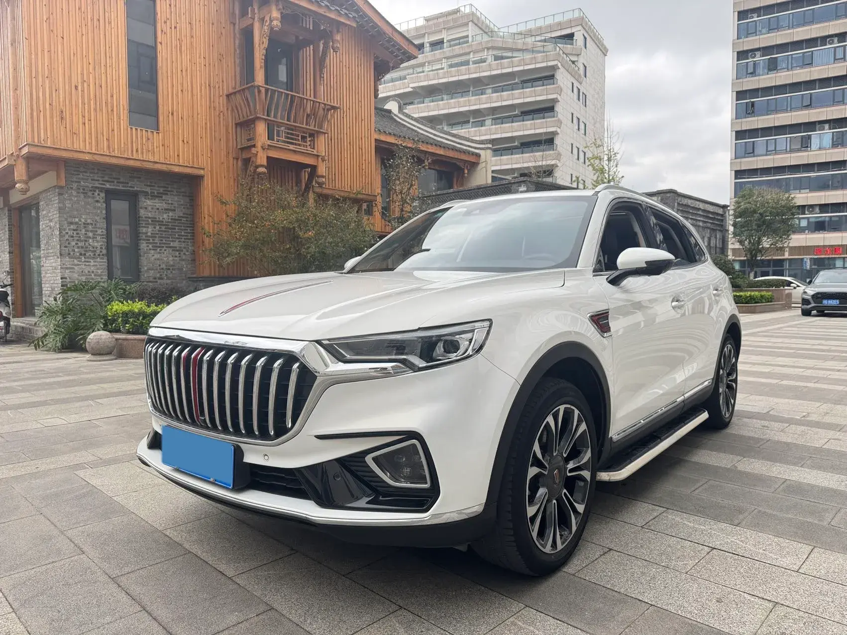 2019 HONGQI HS5 view 1