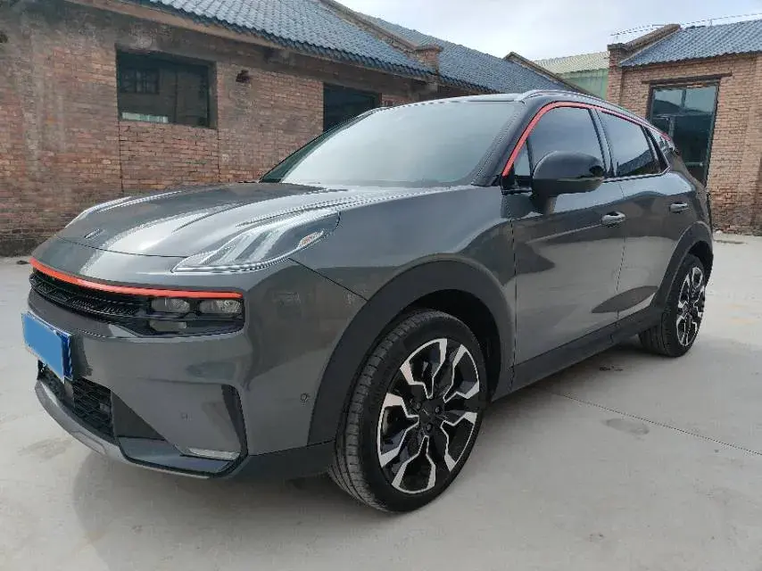 2022 LYNK&CO 06 view 1
