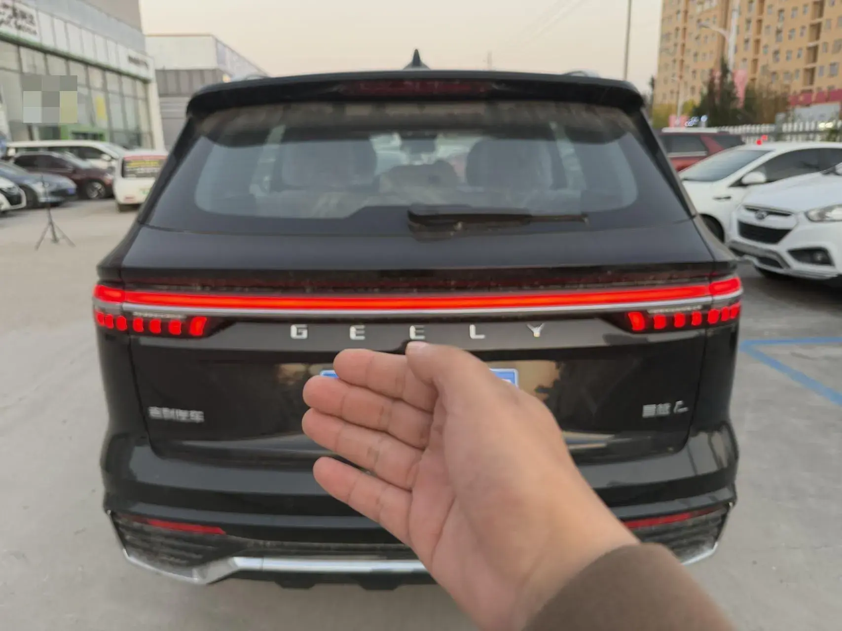 2024 GEELY MONJARO thumbnail 3