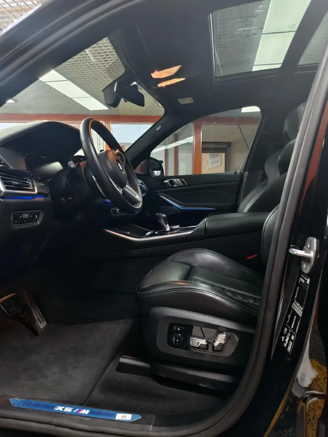 2022 BMW X5 M 4.4T 600HP V8 8AT,autocango,china used car exporter,china ev exporter,chinese used car exporter,chinese used ev exporter