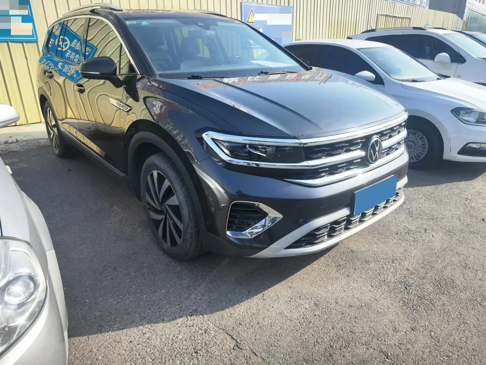 2021 VOLKSWAGEN TALAGON thumbnail 3