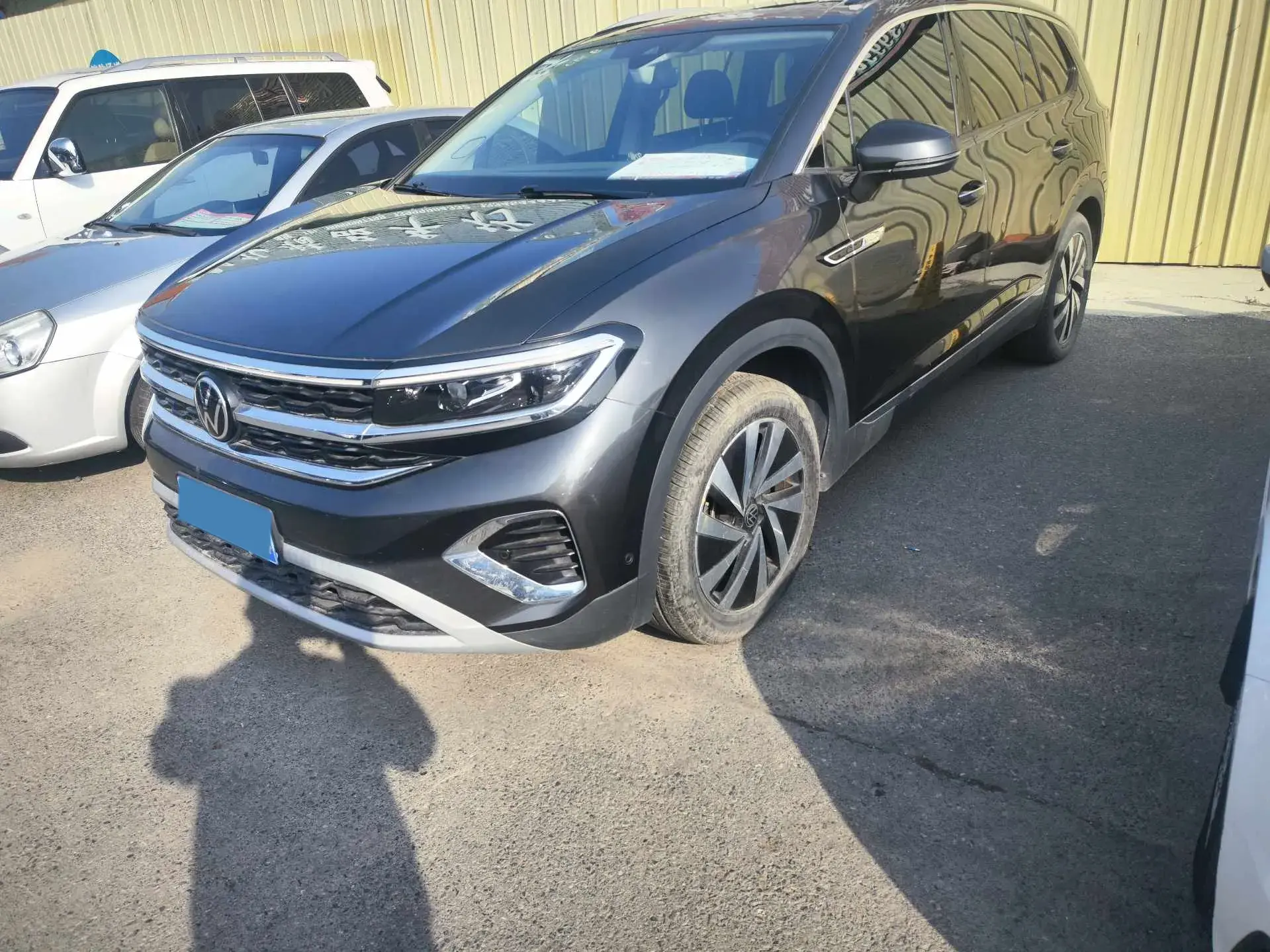 2021 VOLKSWAGEN TALAGON view 1