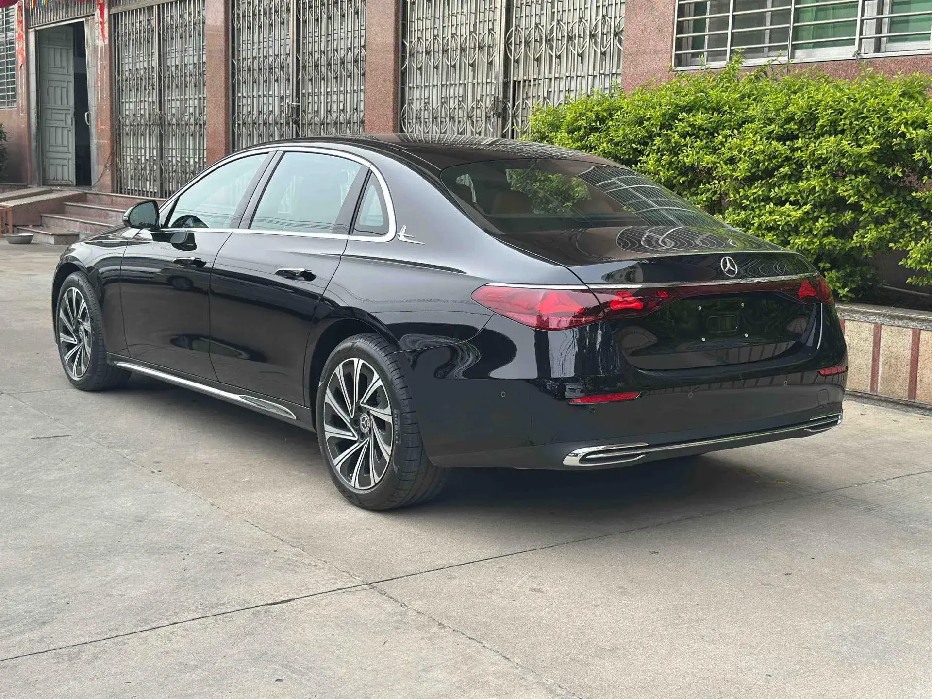 2025 MERCEDES-BENZ E thumbnail 3