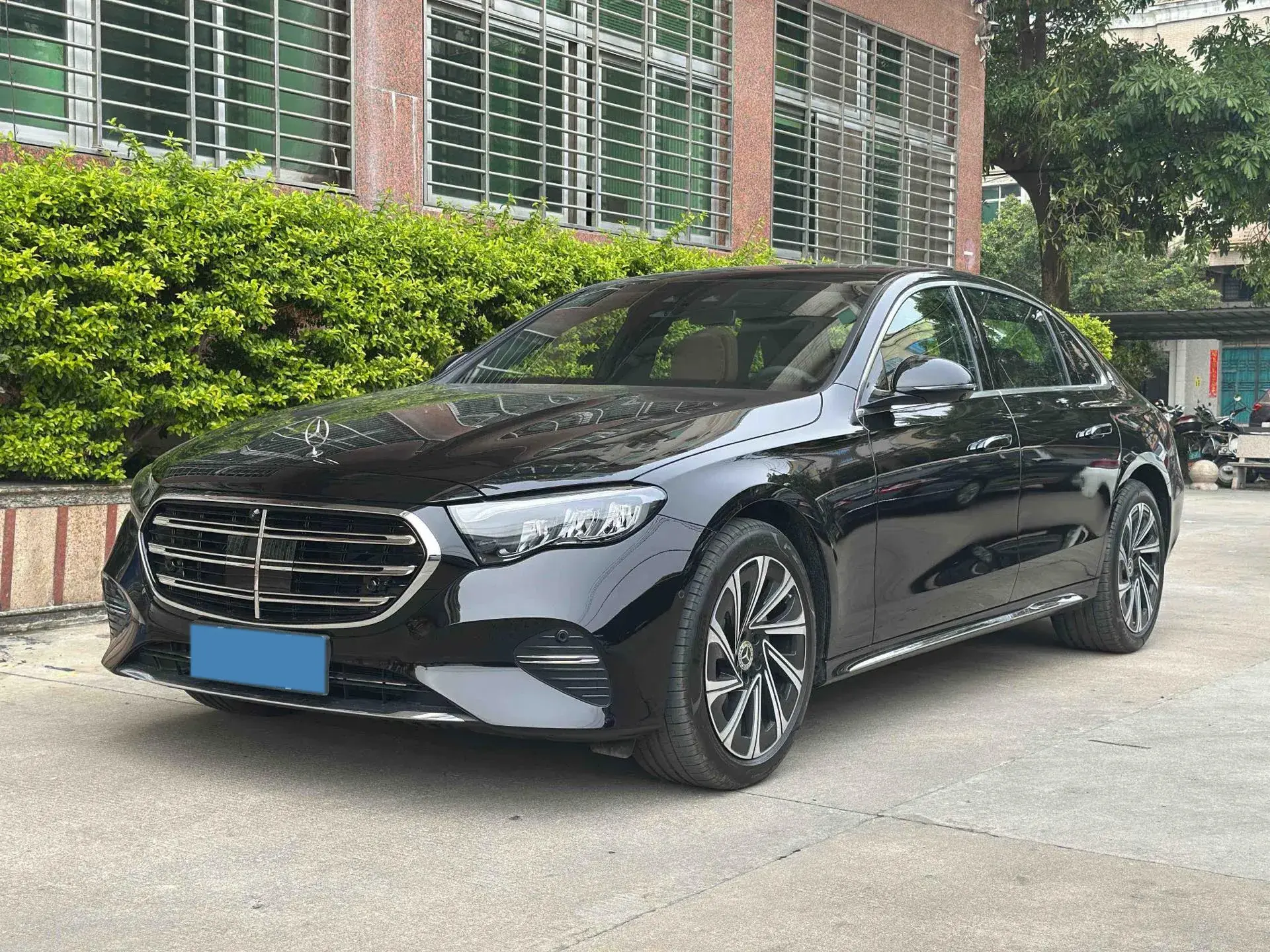 2025 MERCEDES-BENZ E view 1