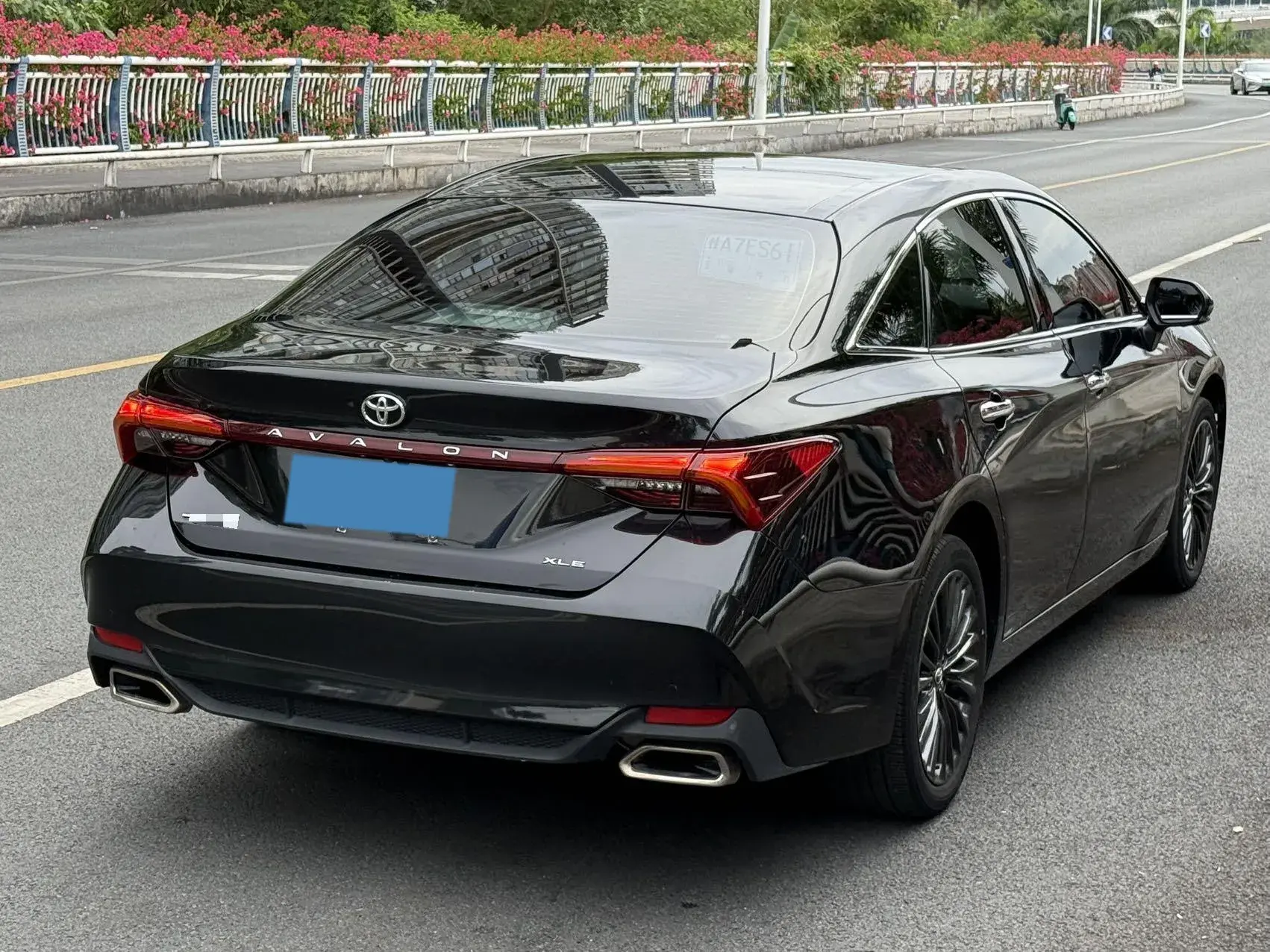 2019 TOYOTA AVALON thumbnail 4