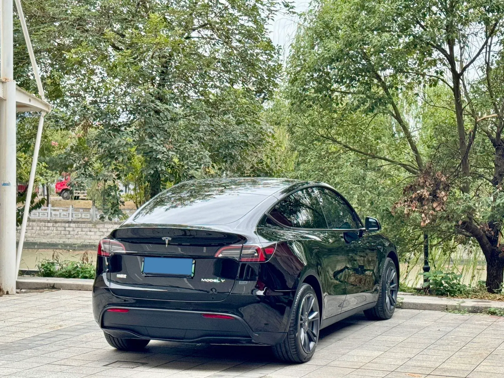 2022 TESLA MODEL thumbnail 4