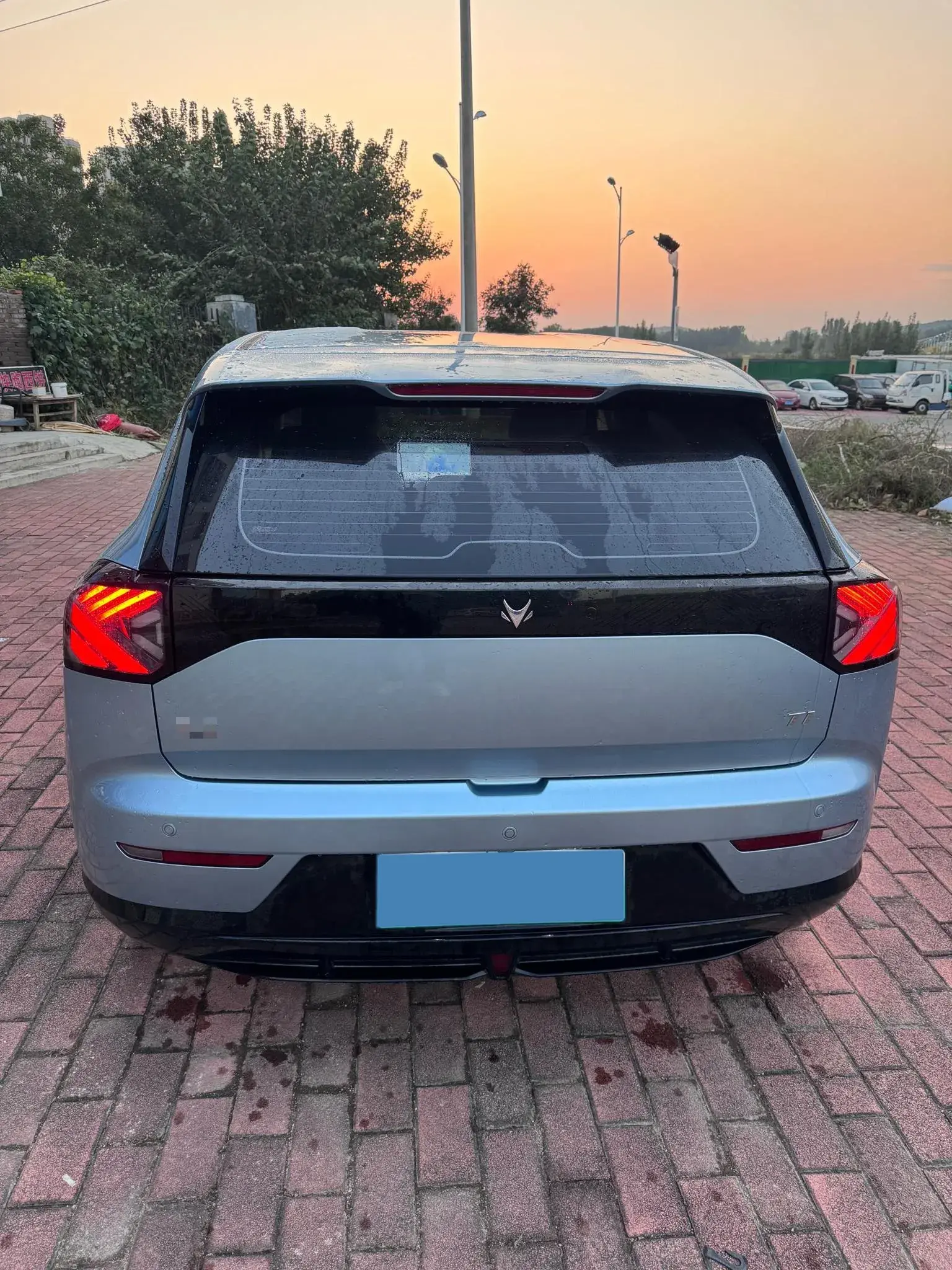 2025 ARCFOX T1 thumbnail 4