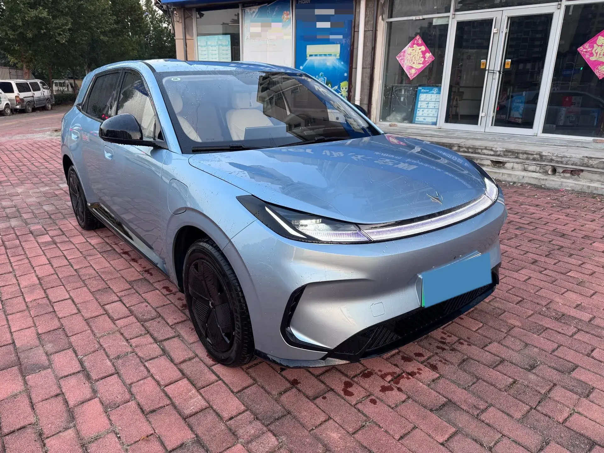 2025 ARCFOX T1 thumbnail 3