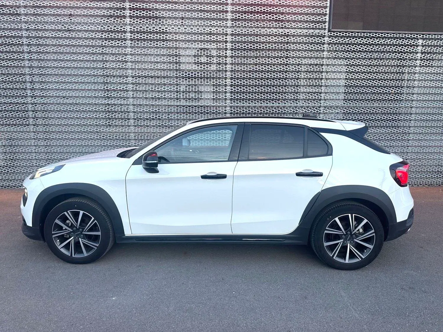 2021 LYNK&CO 02 thumbnail 2