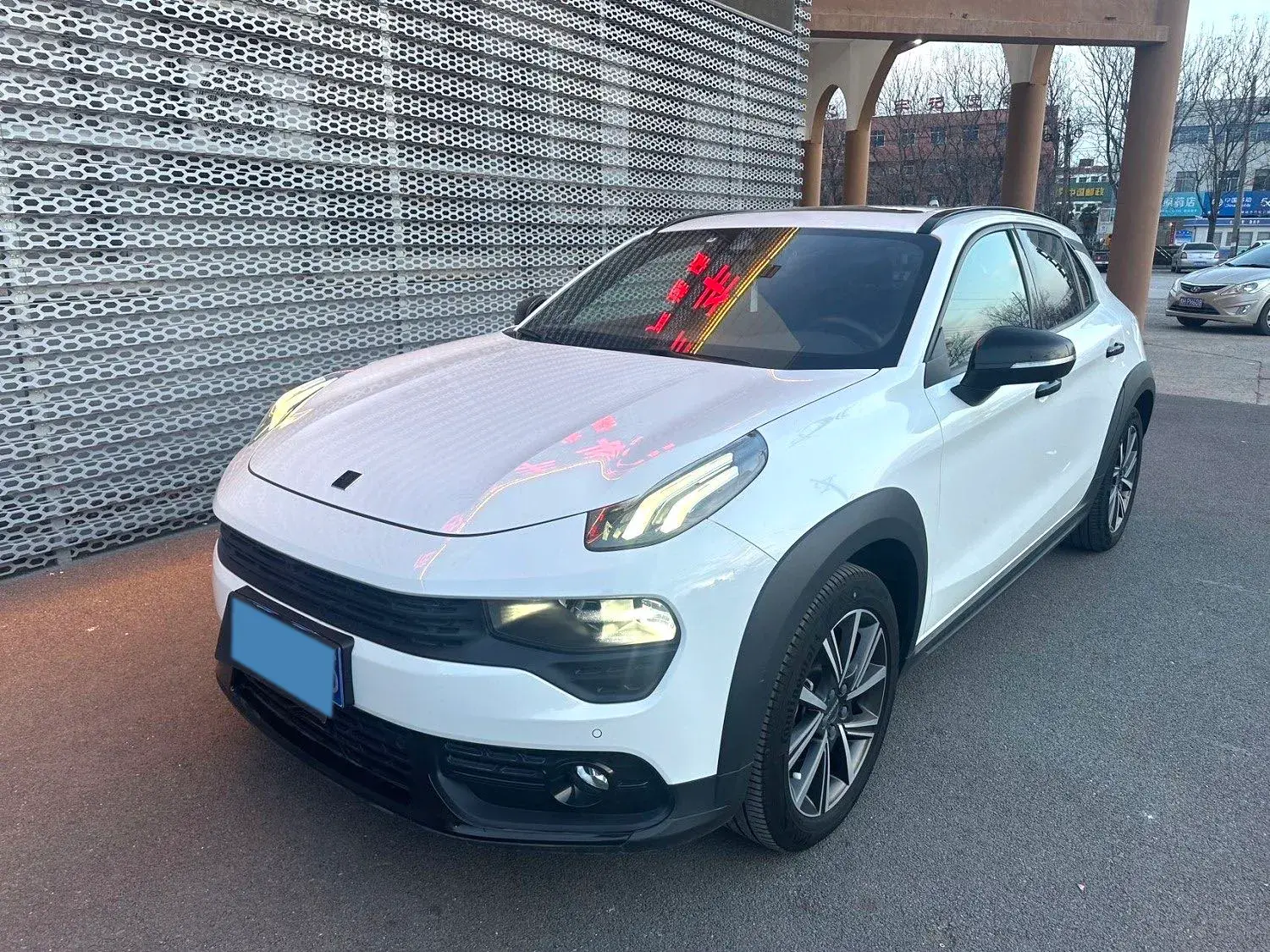 2021 LYNK&CO 02 view 1