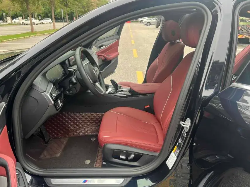 2022 BMW 5 thumbnail 4