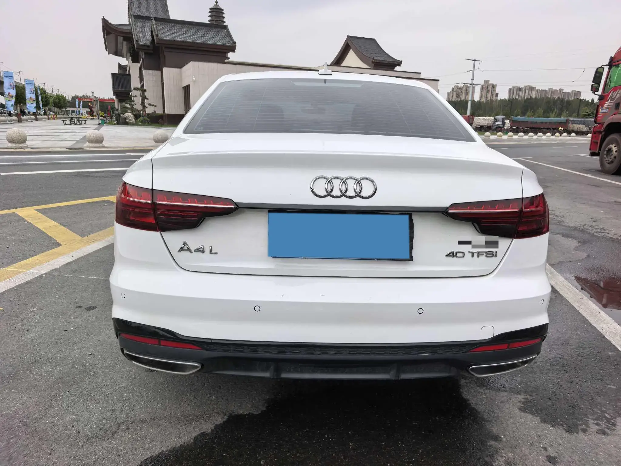 2024 AUDI A4L thumbnail 4