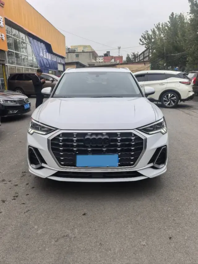 2020 AUDI Q3 thumbnail 2