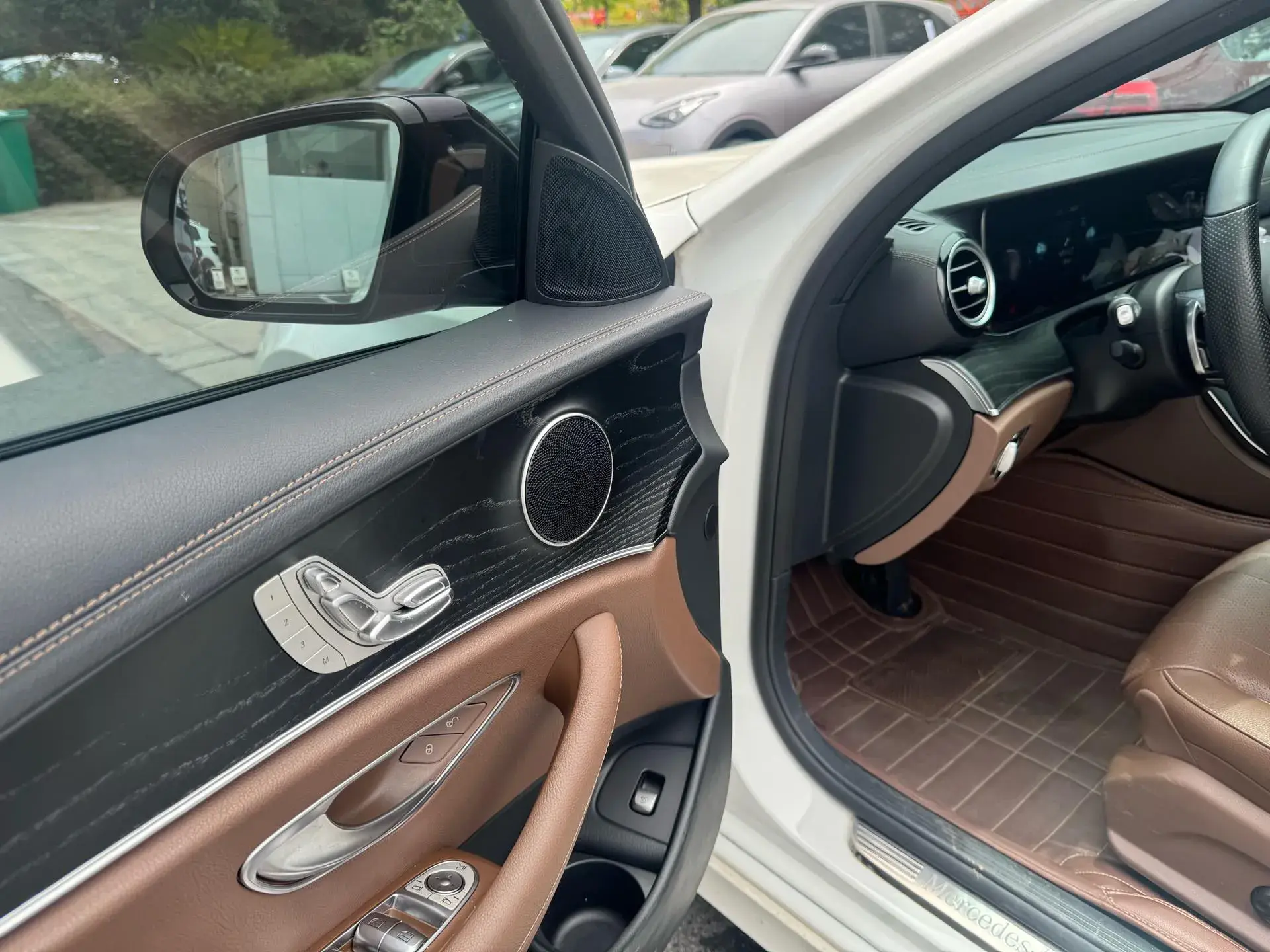 2021 MERCEDES-BENZ E thumbnail 3