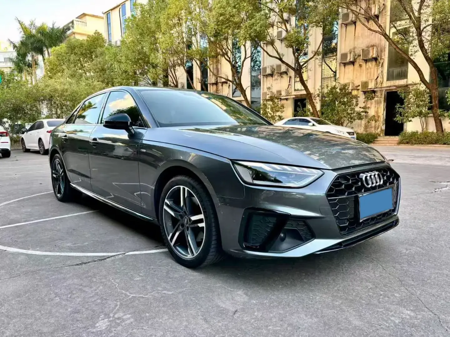 2022 AUDI A4L thumbnail 3
