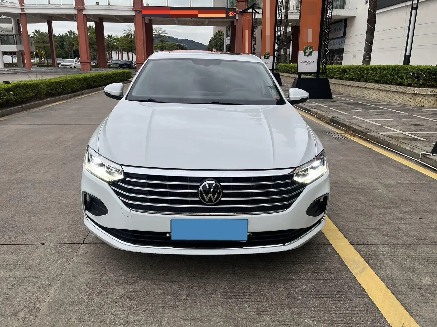 2023 VOLKSWAGEN LAVIDA thumbnail 2