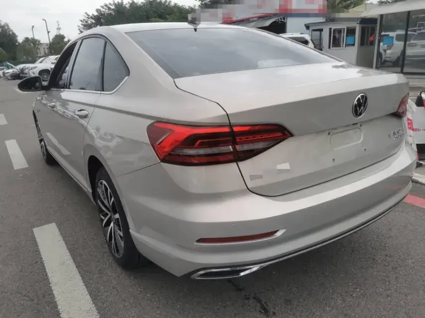 2021 VOLKSWAGEN LAVIDA thumbnail 4