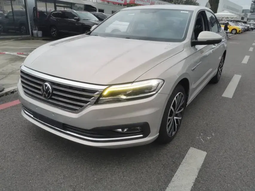 2021 VOLKSWAGEN LAVIDA view 1