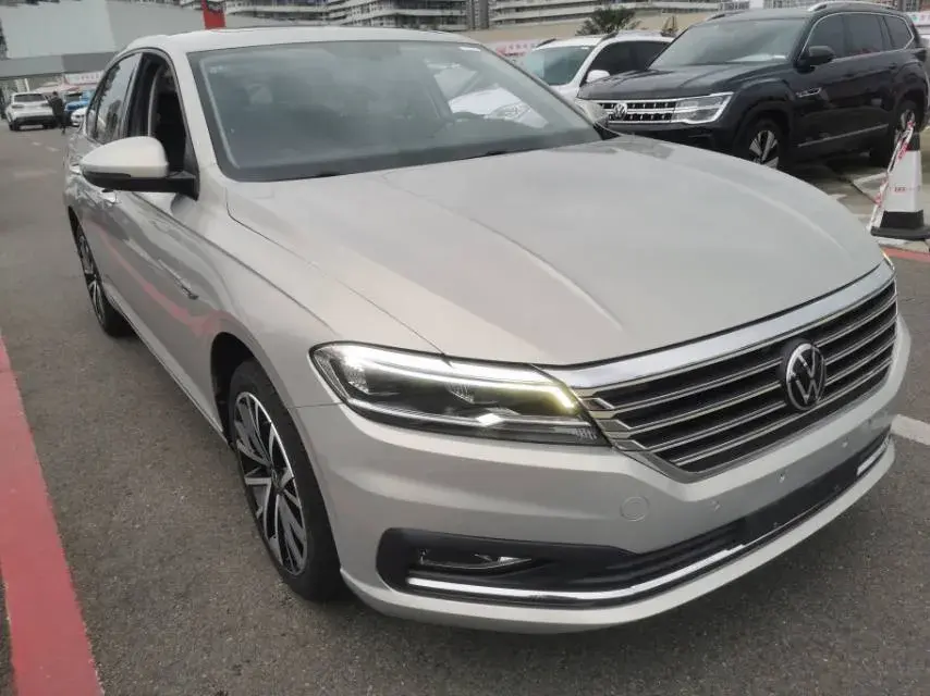 2021 VOLKSWAGEN LAVIDA thumbnail 2