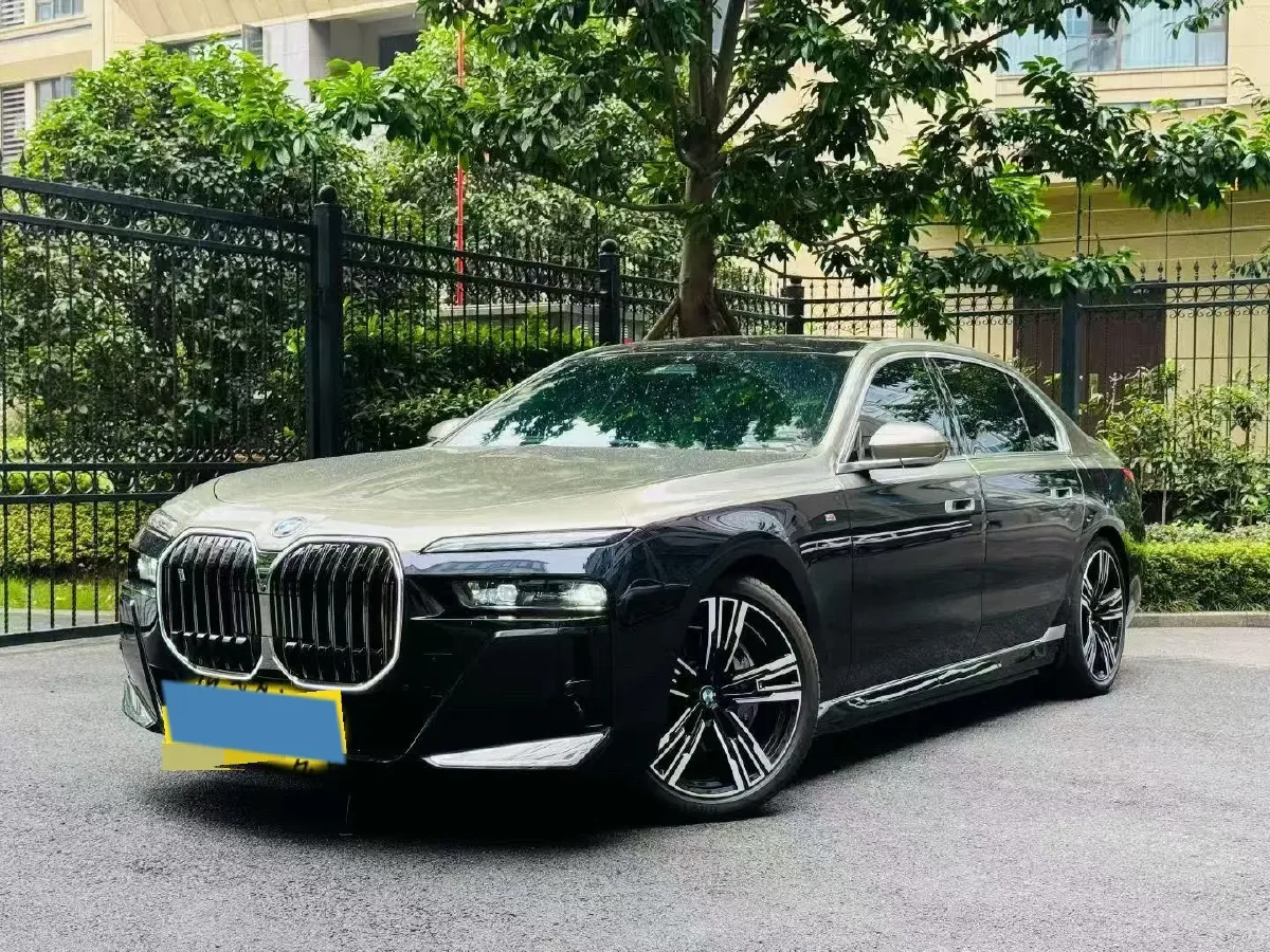 2023 BMW i7 BEV 101.7KWH,autocango,china used car exporter,china ev exporter,chinese used car exporter,chinese used ev exporter