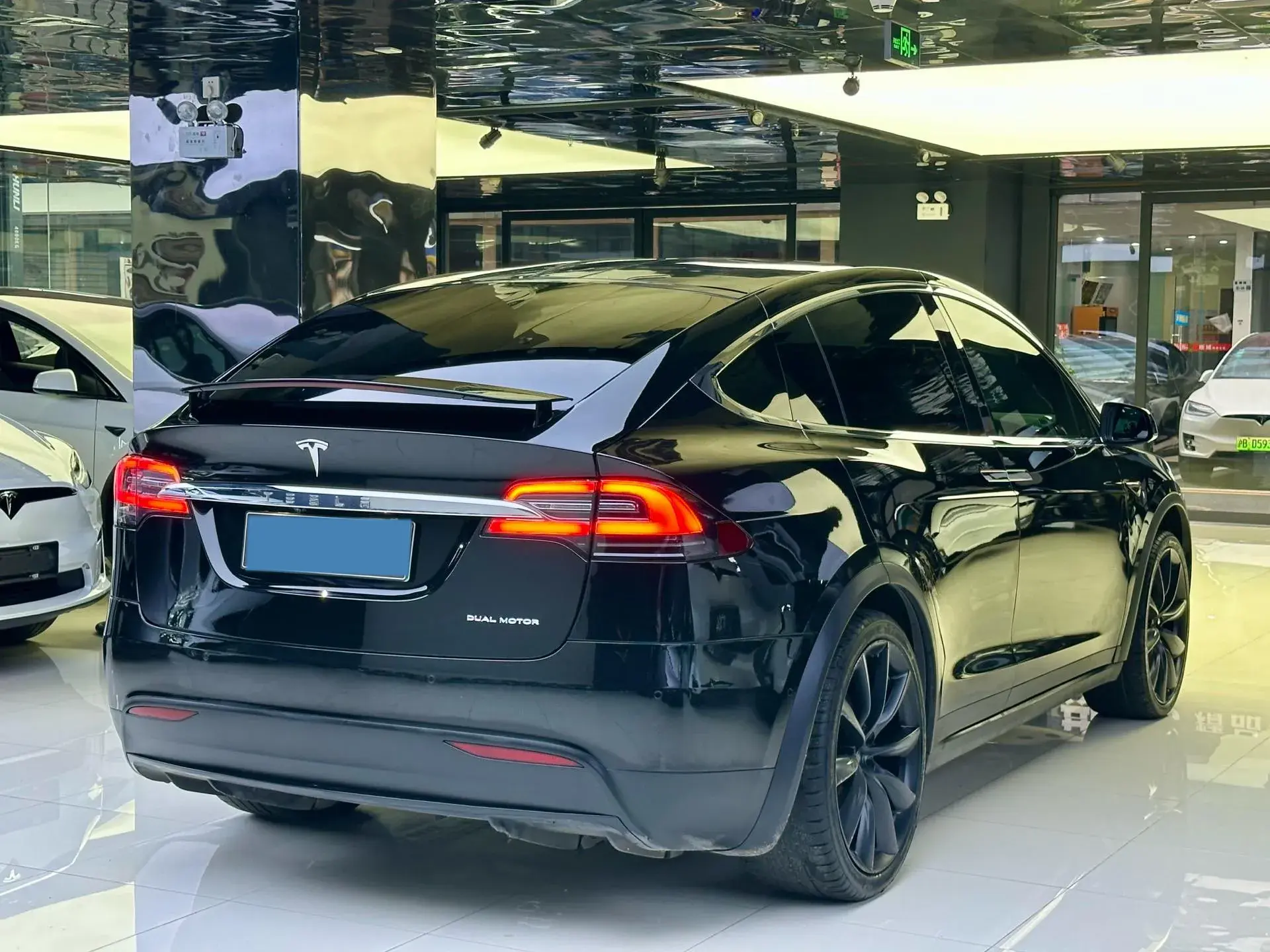 2019 TESLA MODEL thumbnail 2