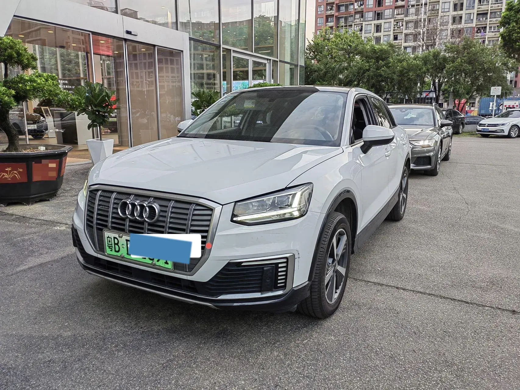 2019 AUDI Q2L view 1
