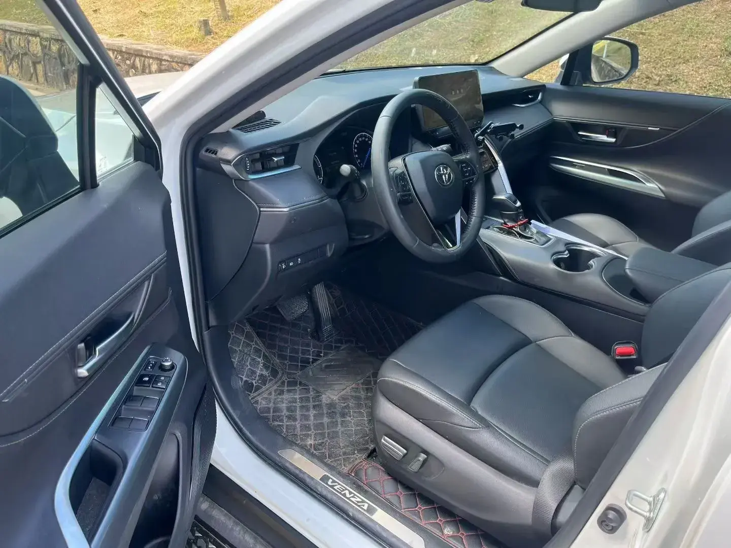 2022 TOYOTA VENZA thumbnail 2