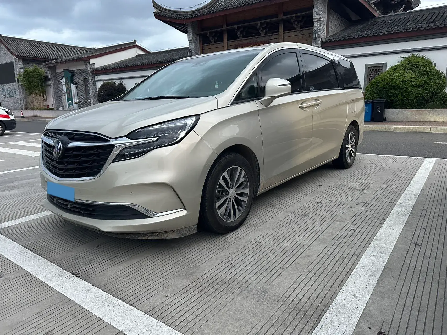 2021 BUICK GL8 view 1