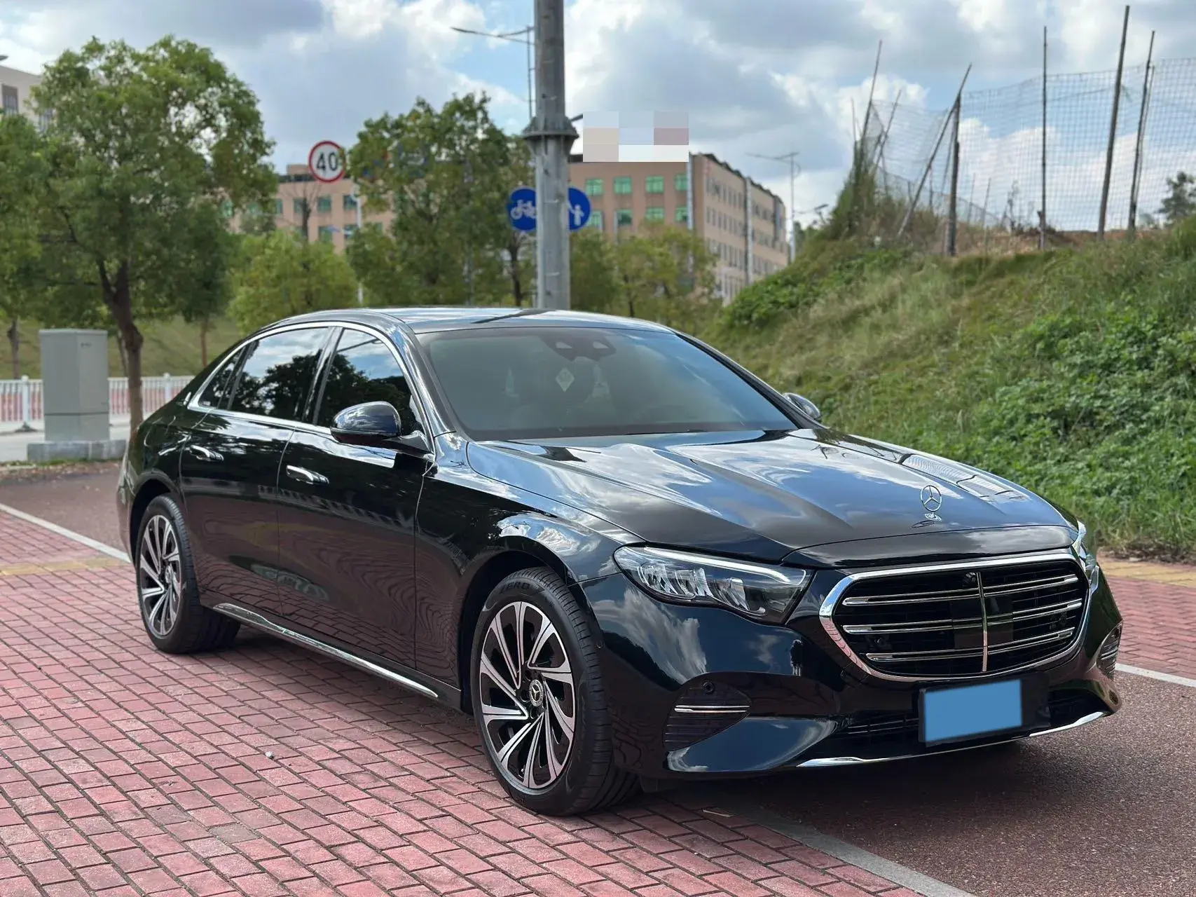 2025 MERCEDES-BENZ E thumbnail 3