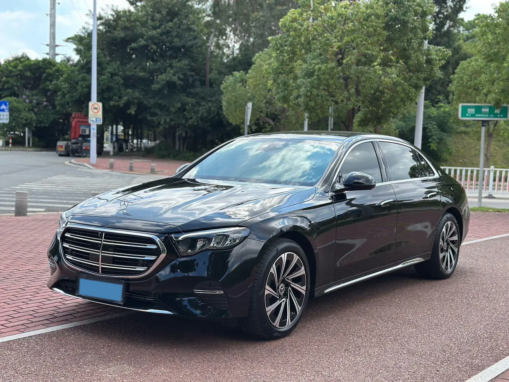 2025 MERCEDES-BENZ E view 1