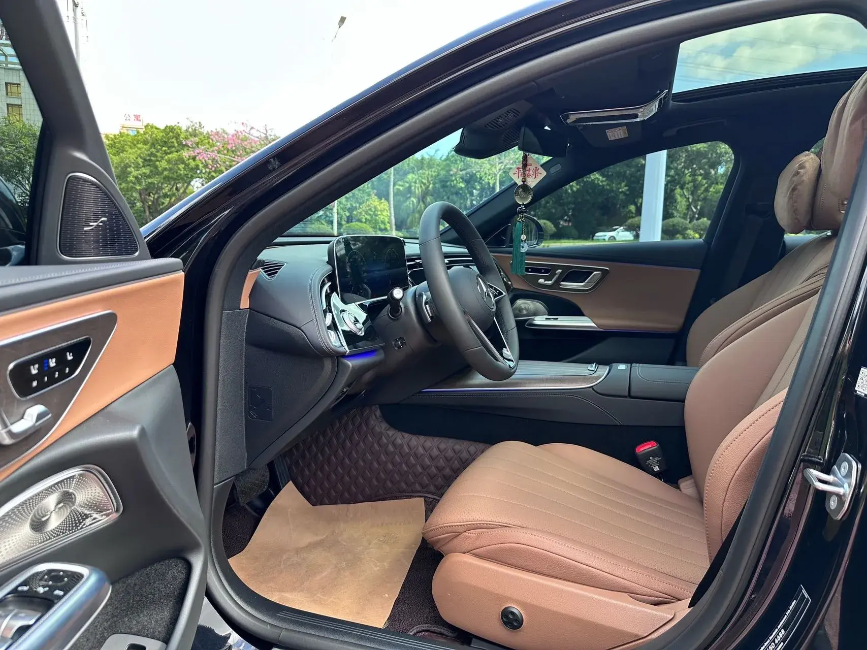 2025 MERCEDES-BENZ E thumbnail 4