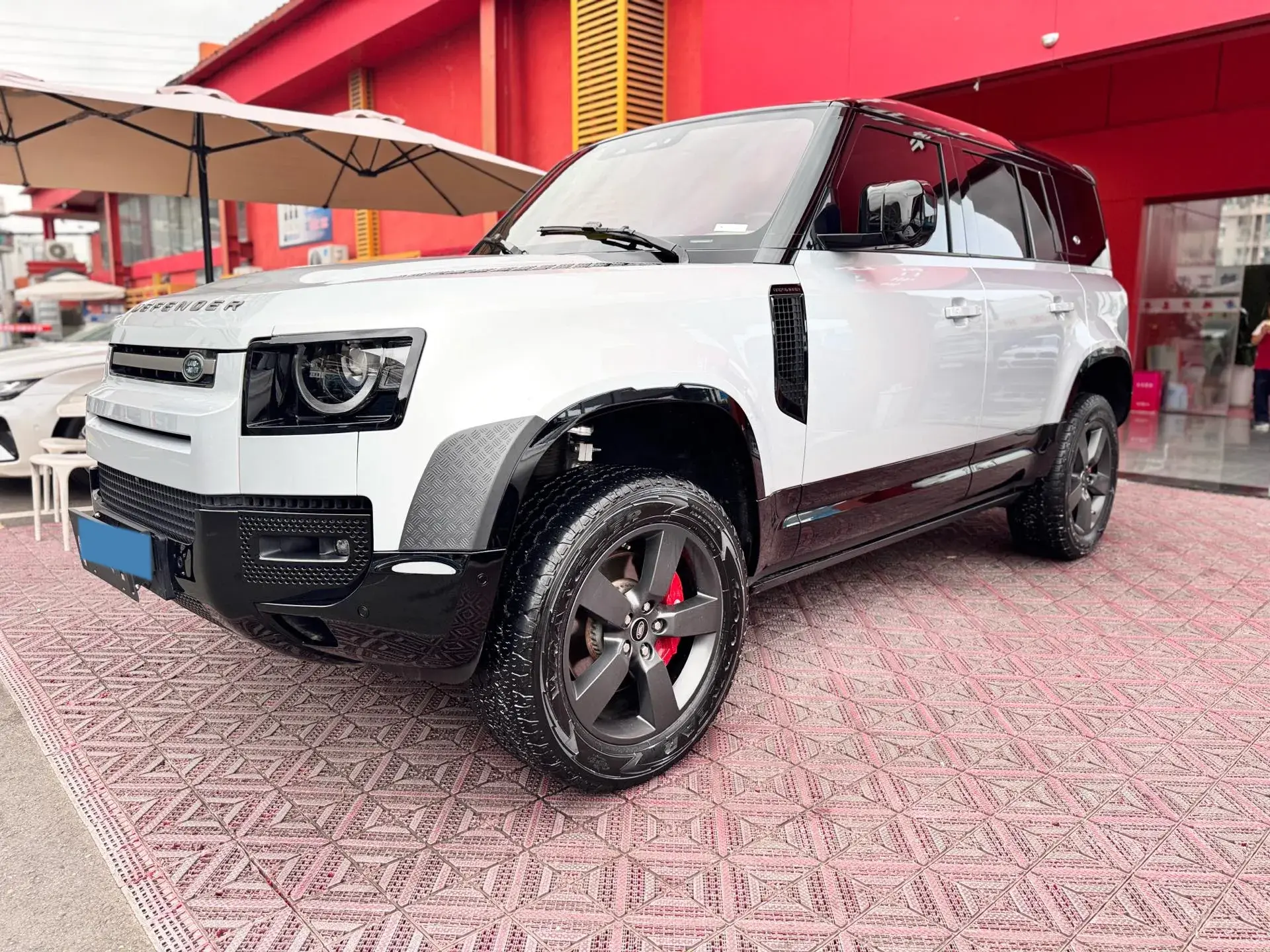 2021 LAND ROVER view 1