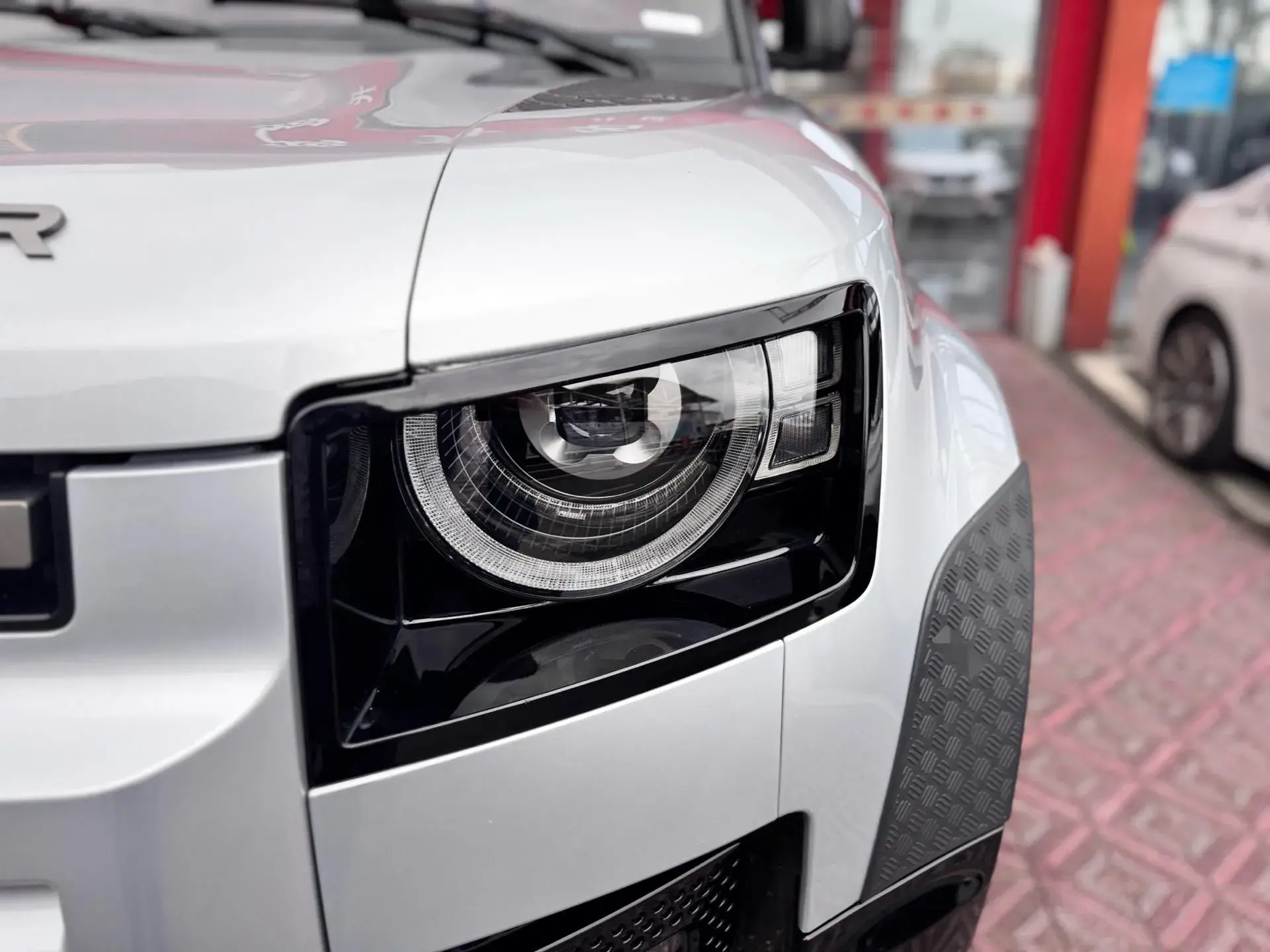 2021 LAND ROVER thumbnail 4