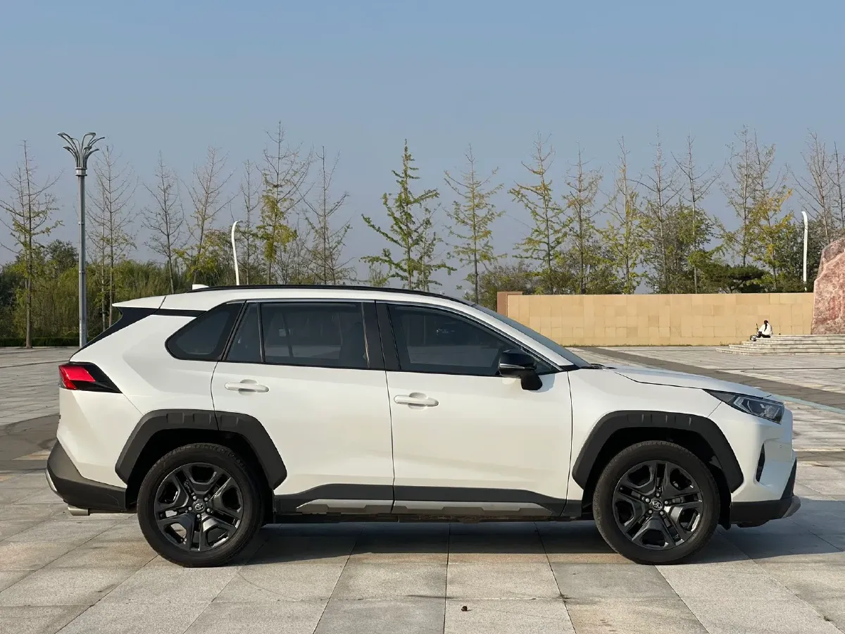 2022 Toyota RAV4 2.0L 171HP L4 CVT,autocango,china used car exporter,china ev exporter,chinese used car exporter,chinese used ev exporter