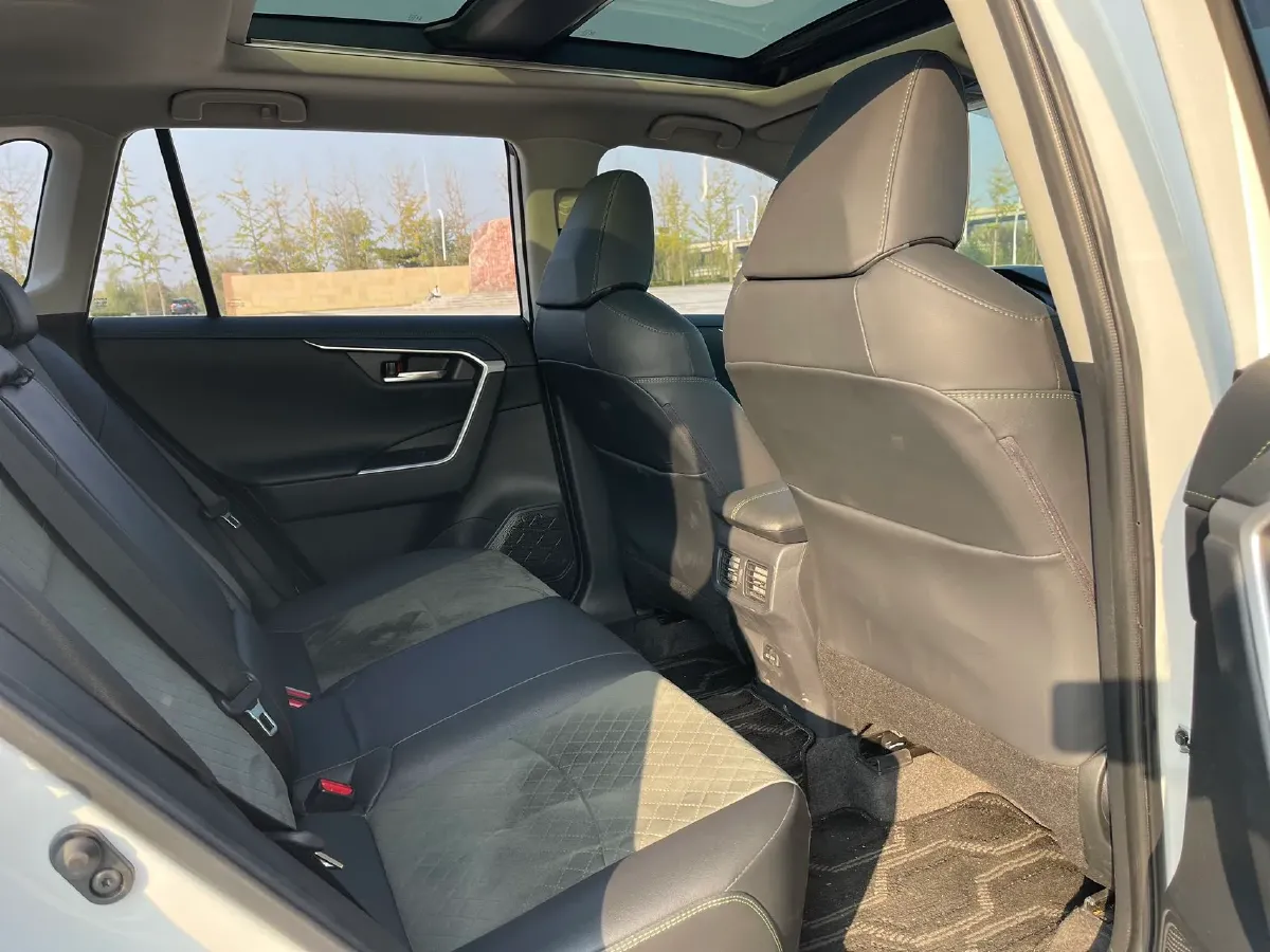 2022 Toyota RAV4 2.0L 171HP L4 CVT,autocango,china used car exporter,china ev exporter,chinese used car exporter,chinese used ev exporter