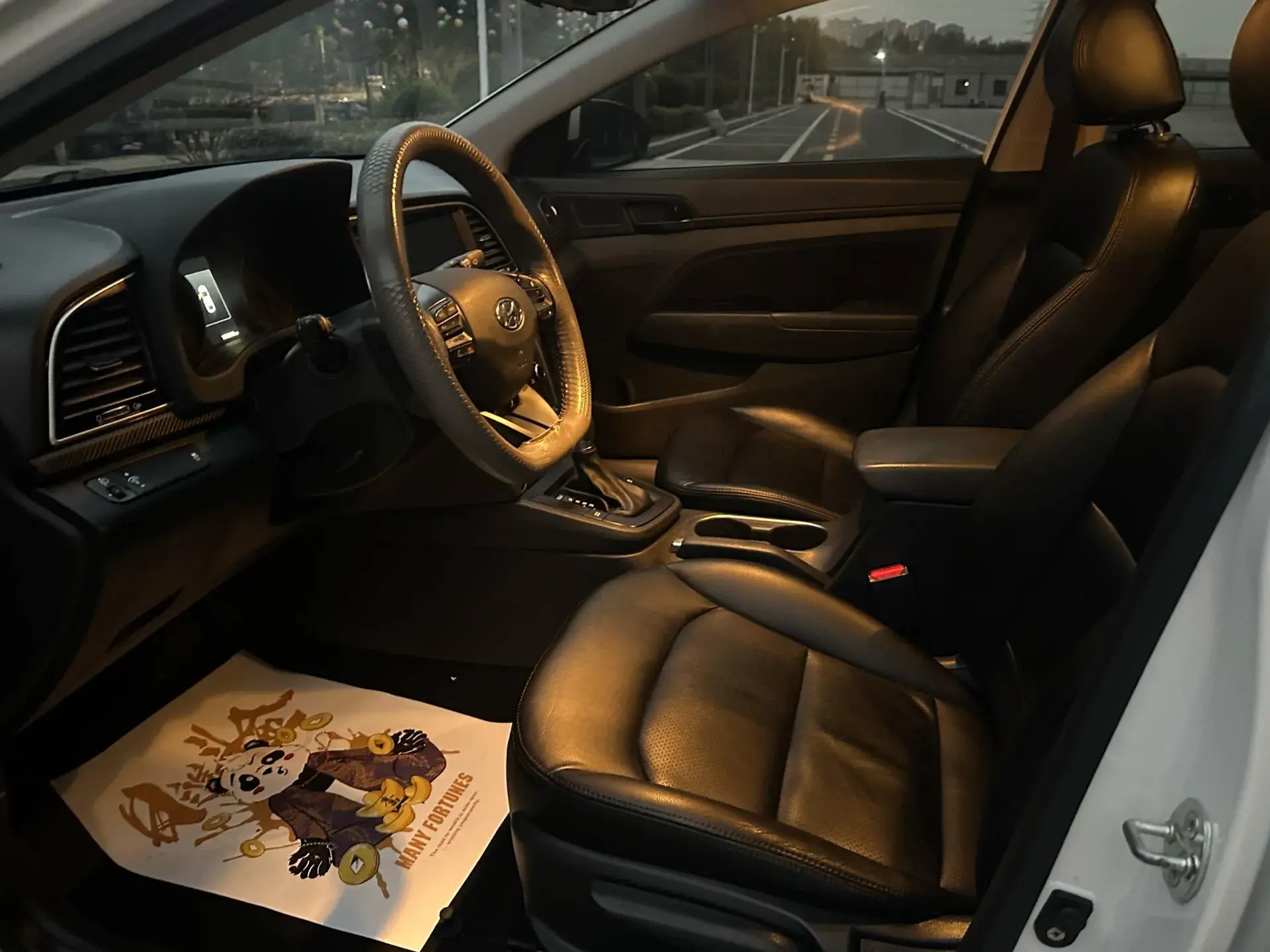 2018 HYUNDAI ELANTRA thumbnail 4