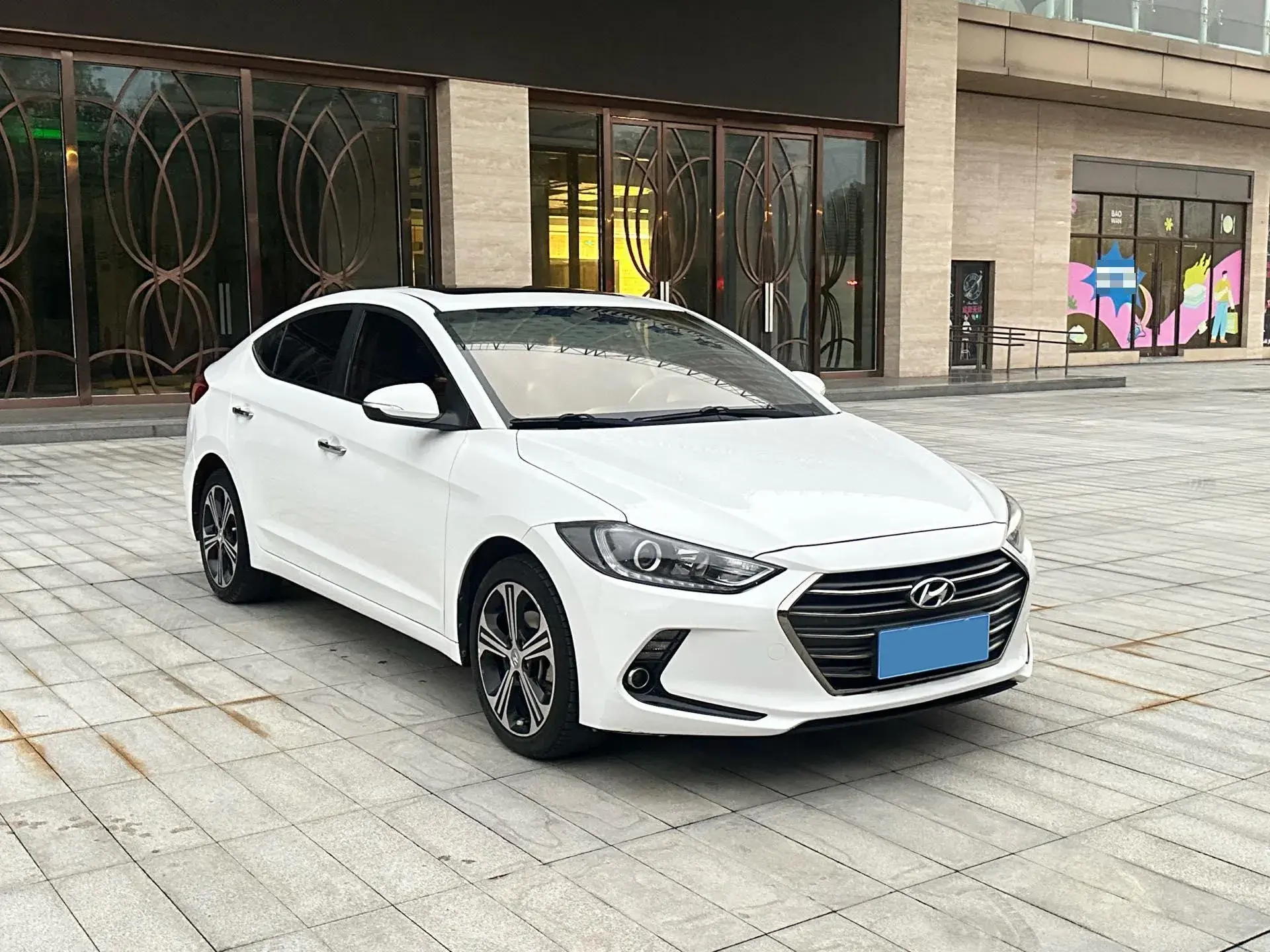2018 HYUNDAI ELANTRA thumbnail 3