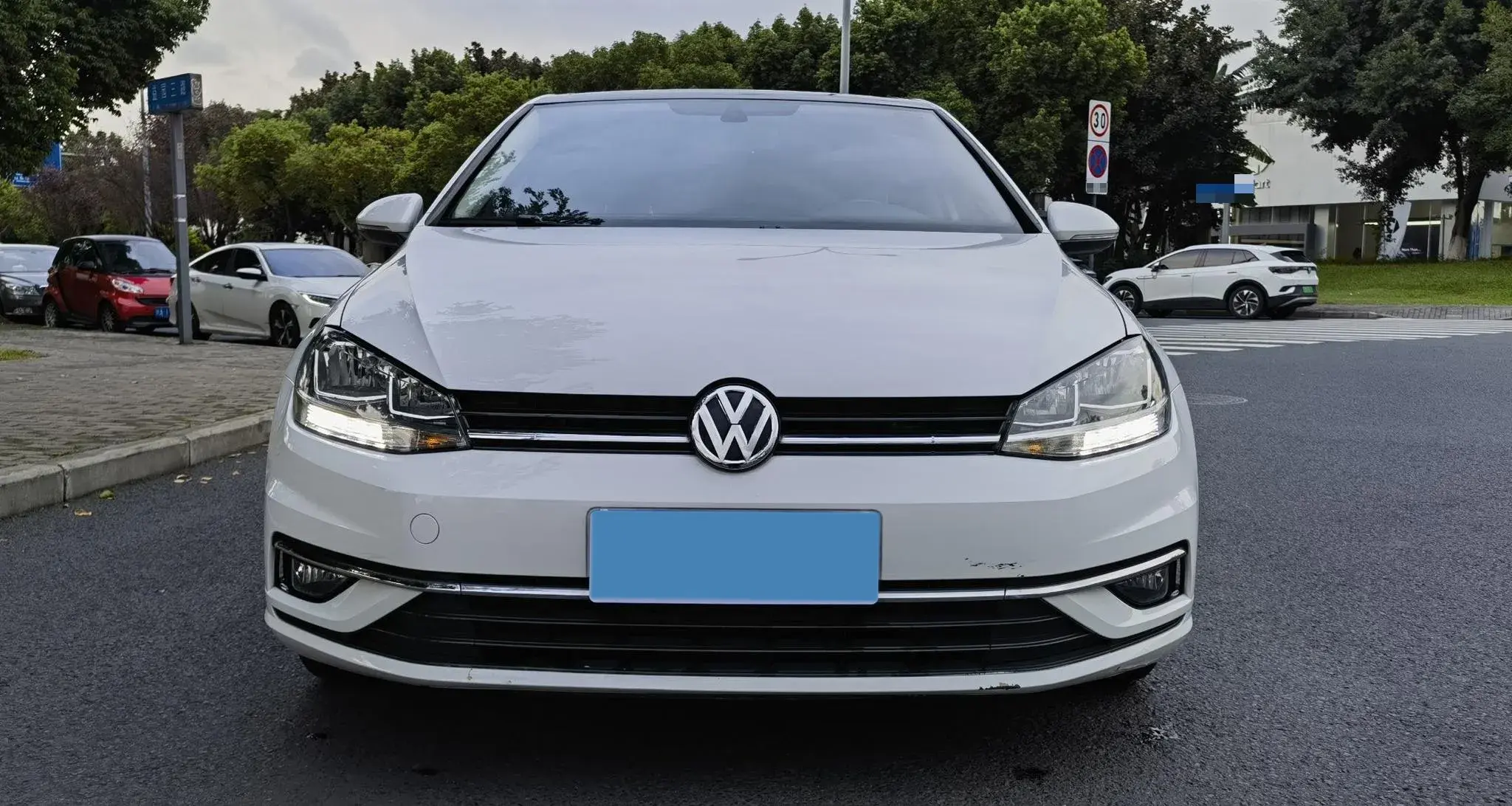 2019 VOLKSWAGEN GOLF thumbnail 2